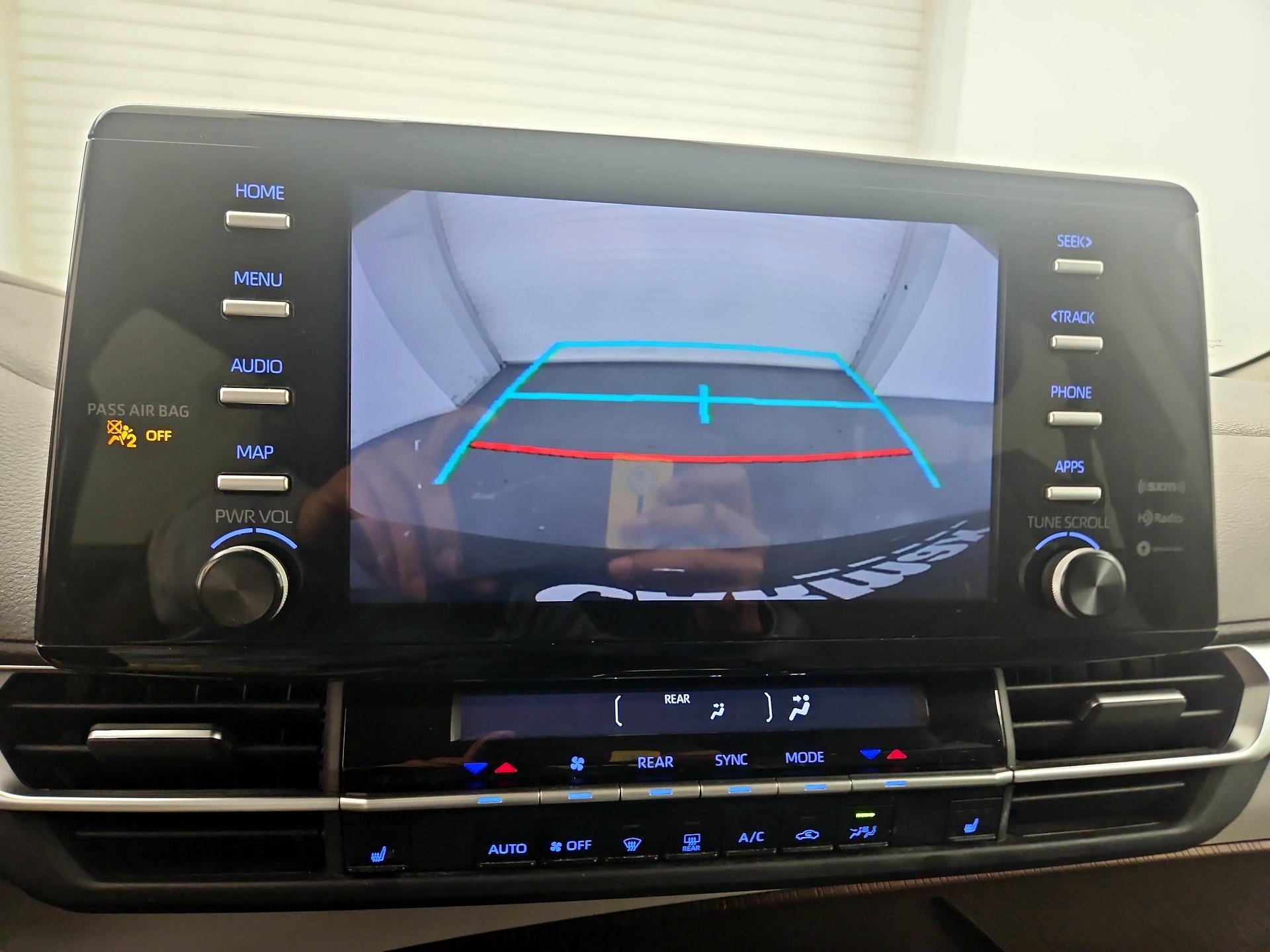 Thumbnail: 2022 Toyota Sienna - 14