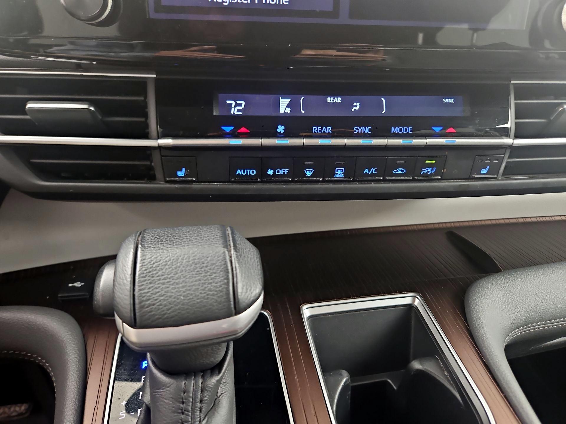 Thumbnail: 2022 Toyota Sienna - 16