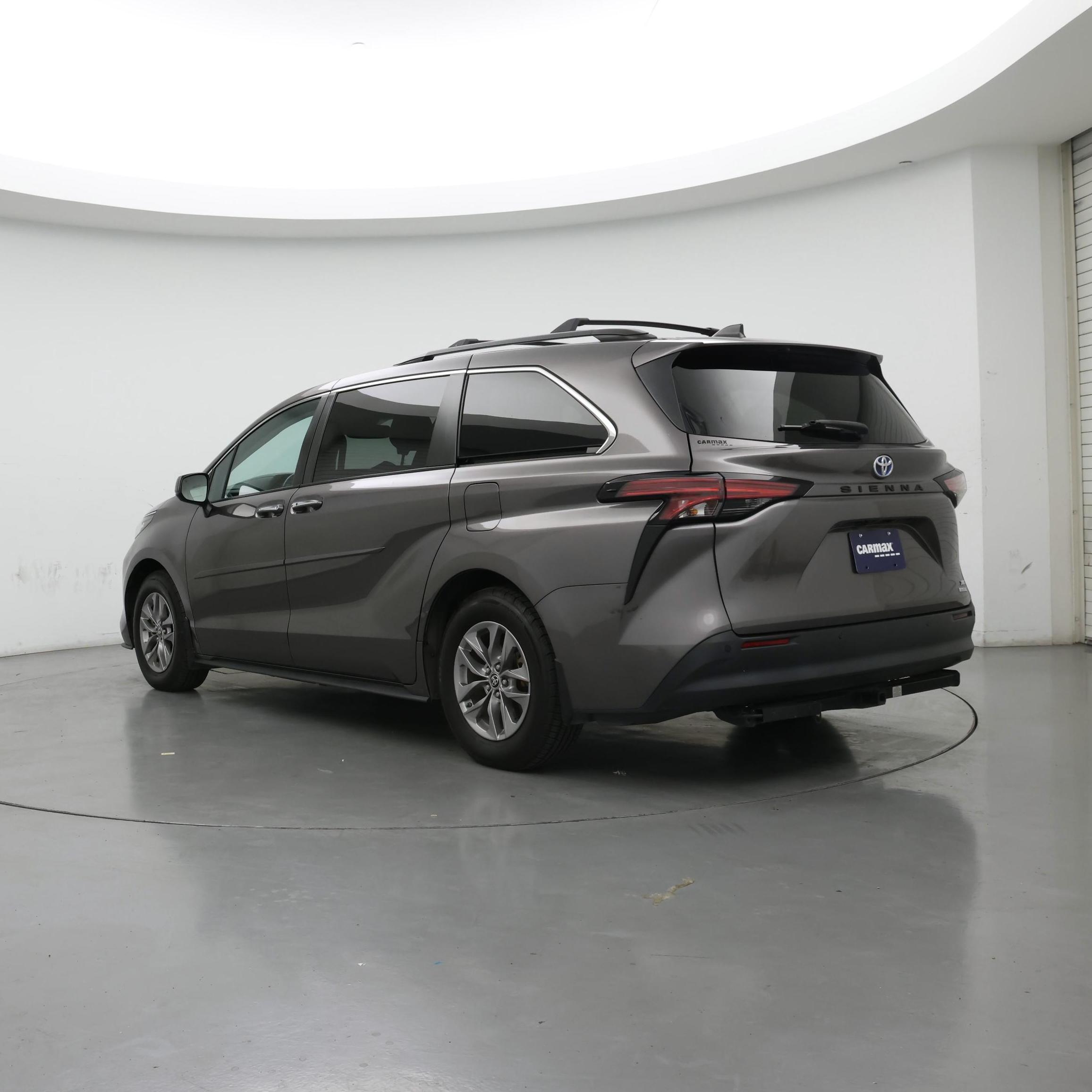 Thumbnail: 2022 Toyota Sienna - 2