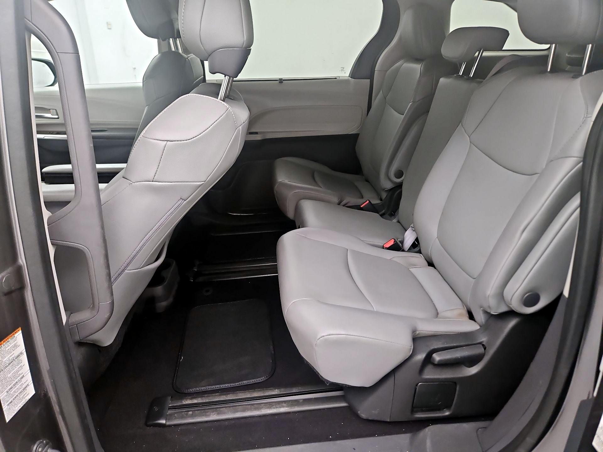 Thumbnail: 2022 Toyota Sienna - 19