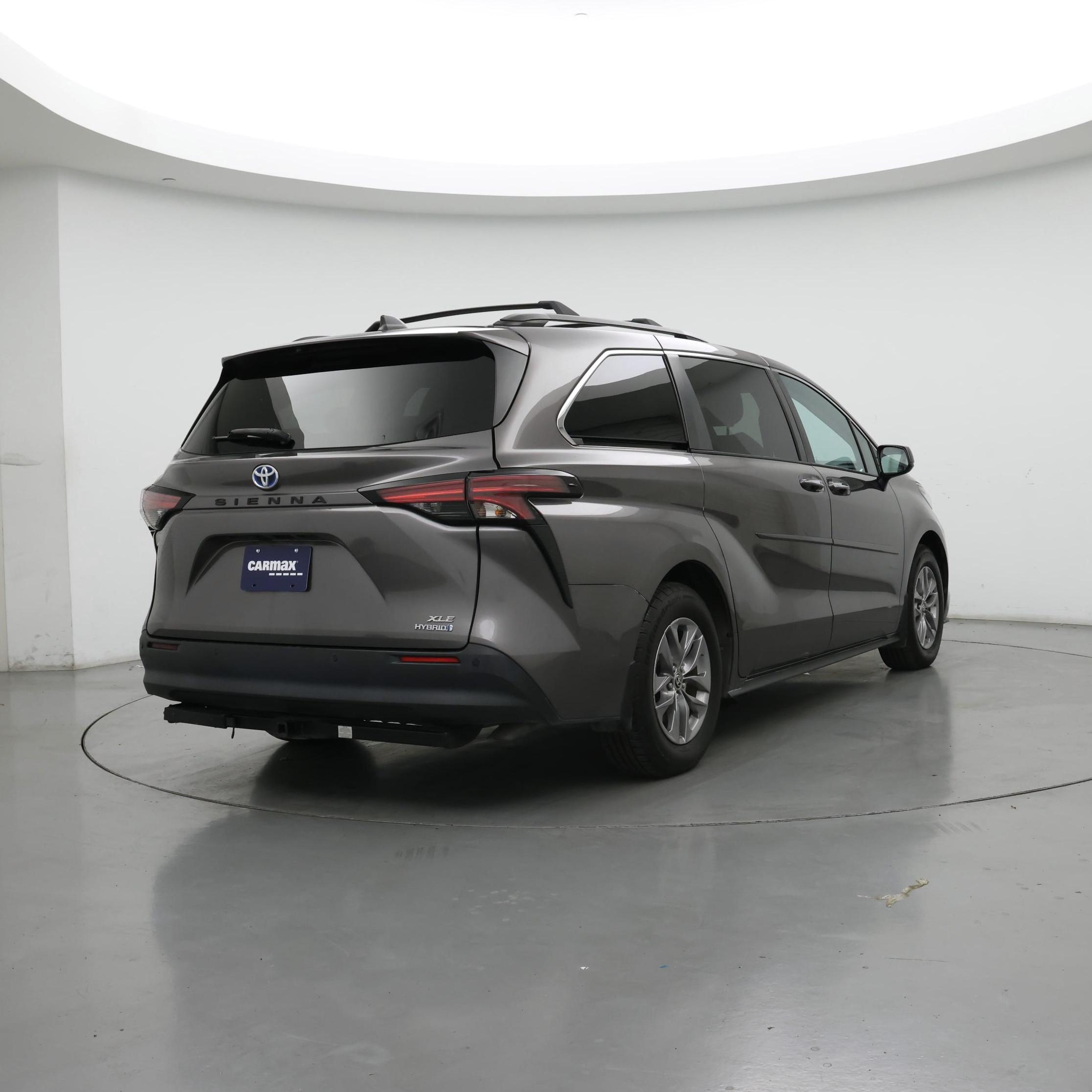 Thumbnail: 2022 Toyota Sienna - 8