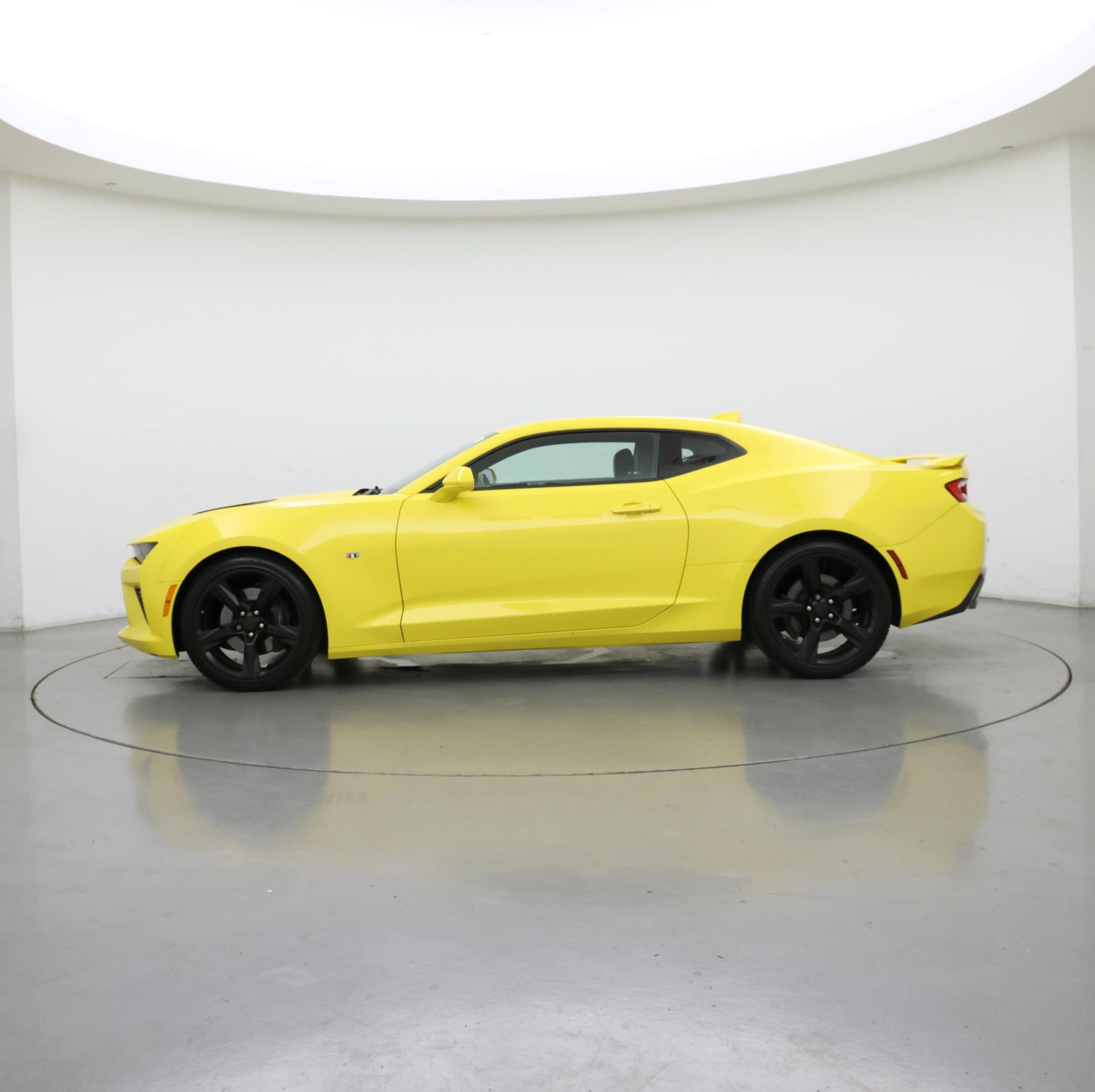 Thumbnail: 2017 Chevrolet Camaro - 3