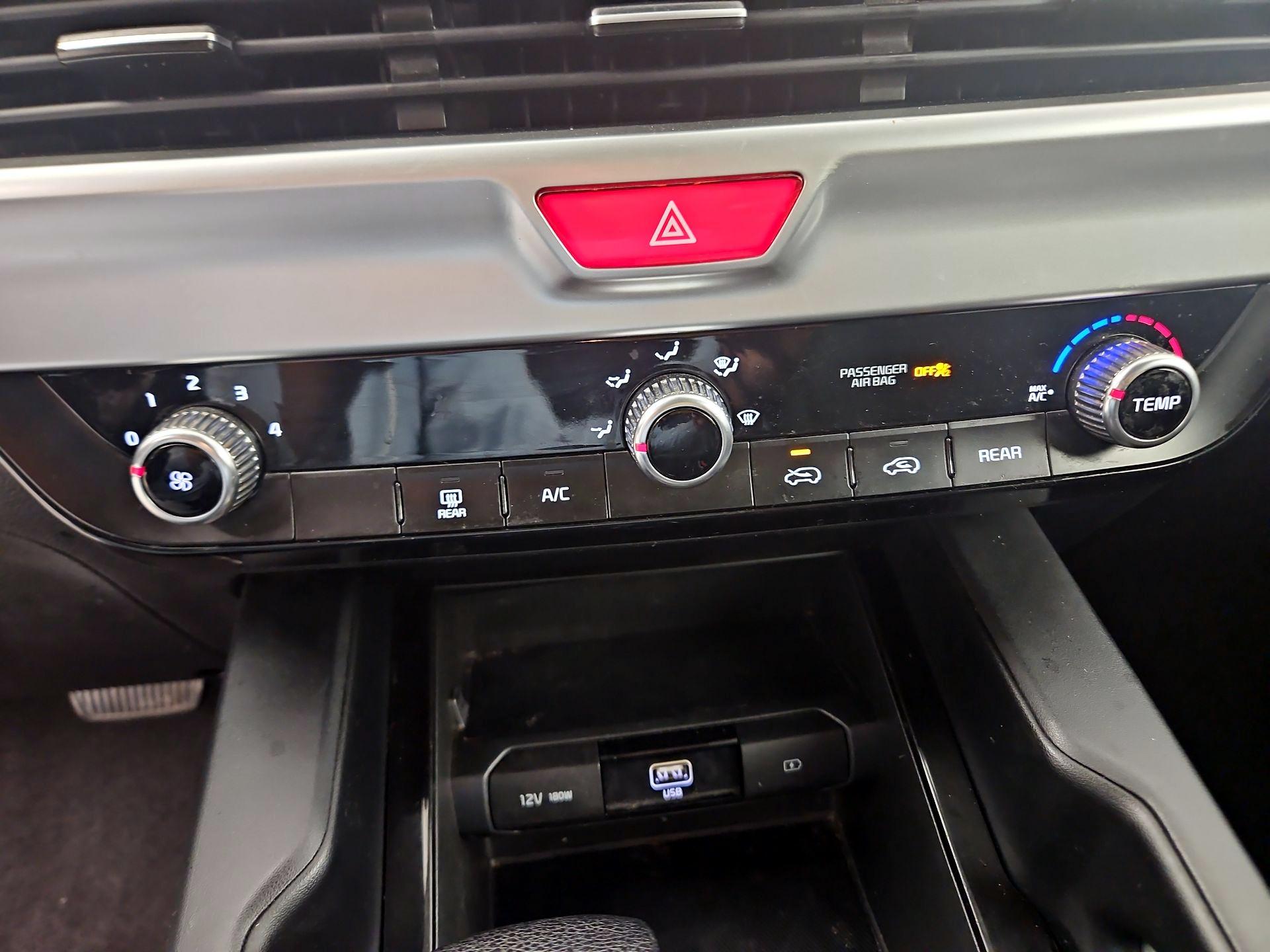 Thumbnail: 2020 Kia Telluride - 14