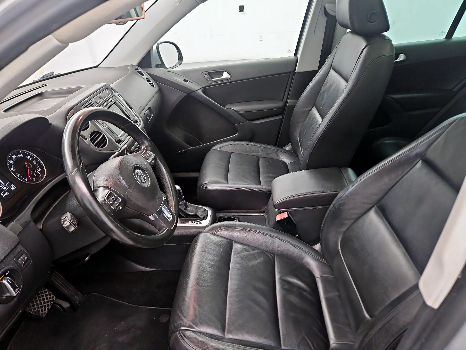 Thumbnail: 2016 Volkswagen Tiguan - 11