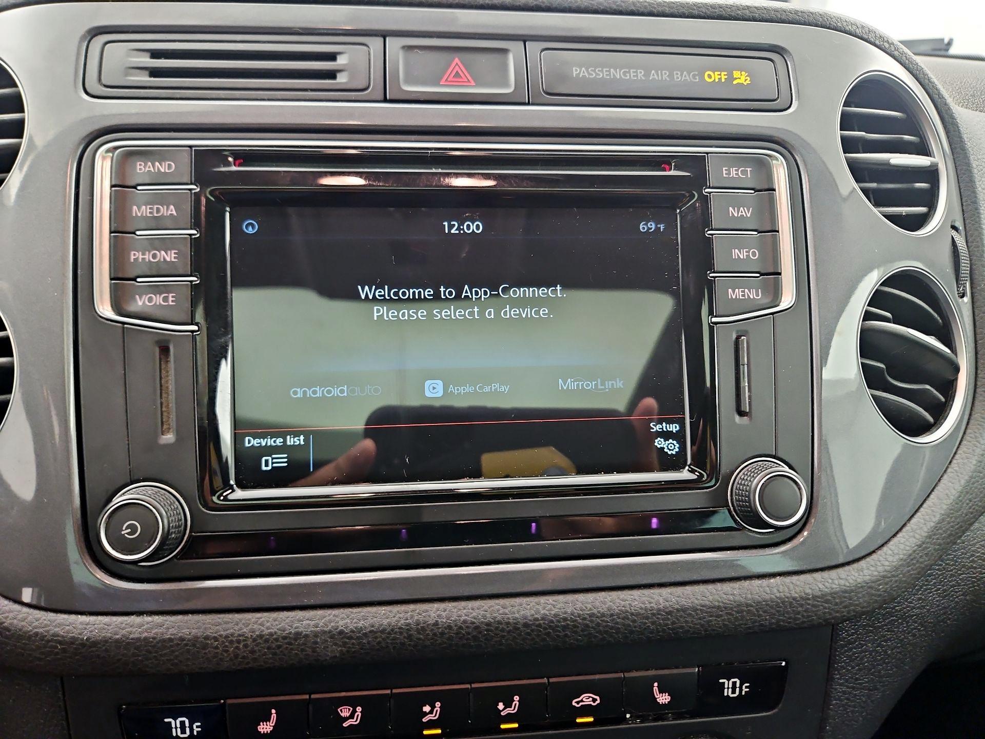 Thumbnail: 2016 Volkswagen Tiguan - 15