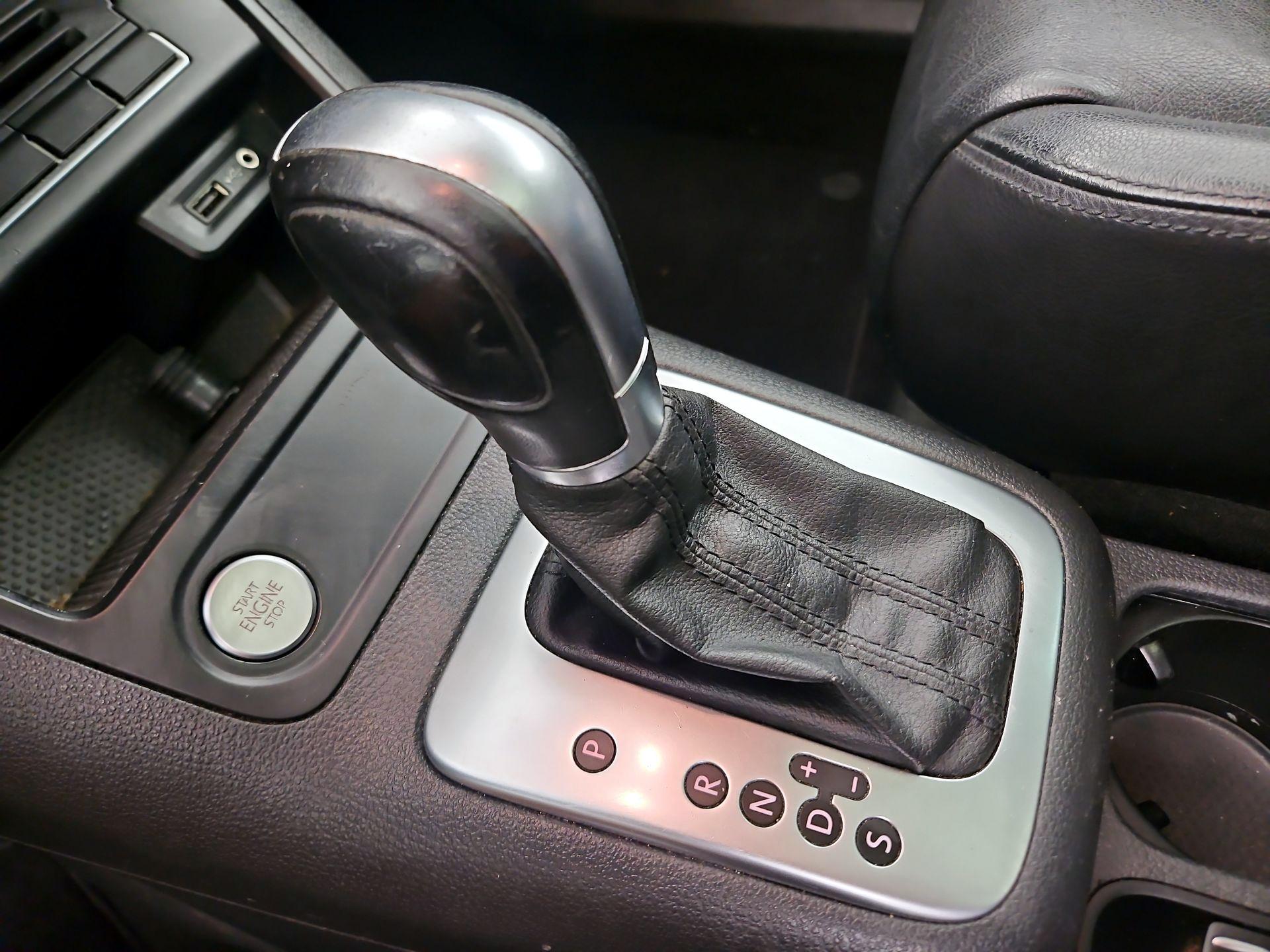 Thumbnail: 2016 Volkswagen Tiguan - 17