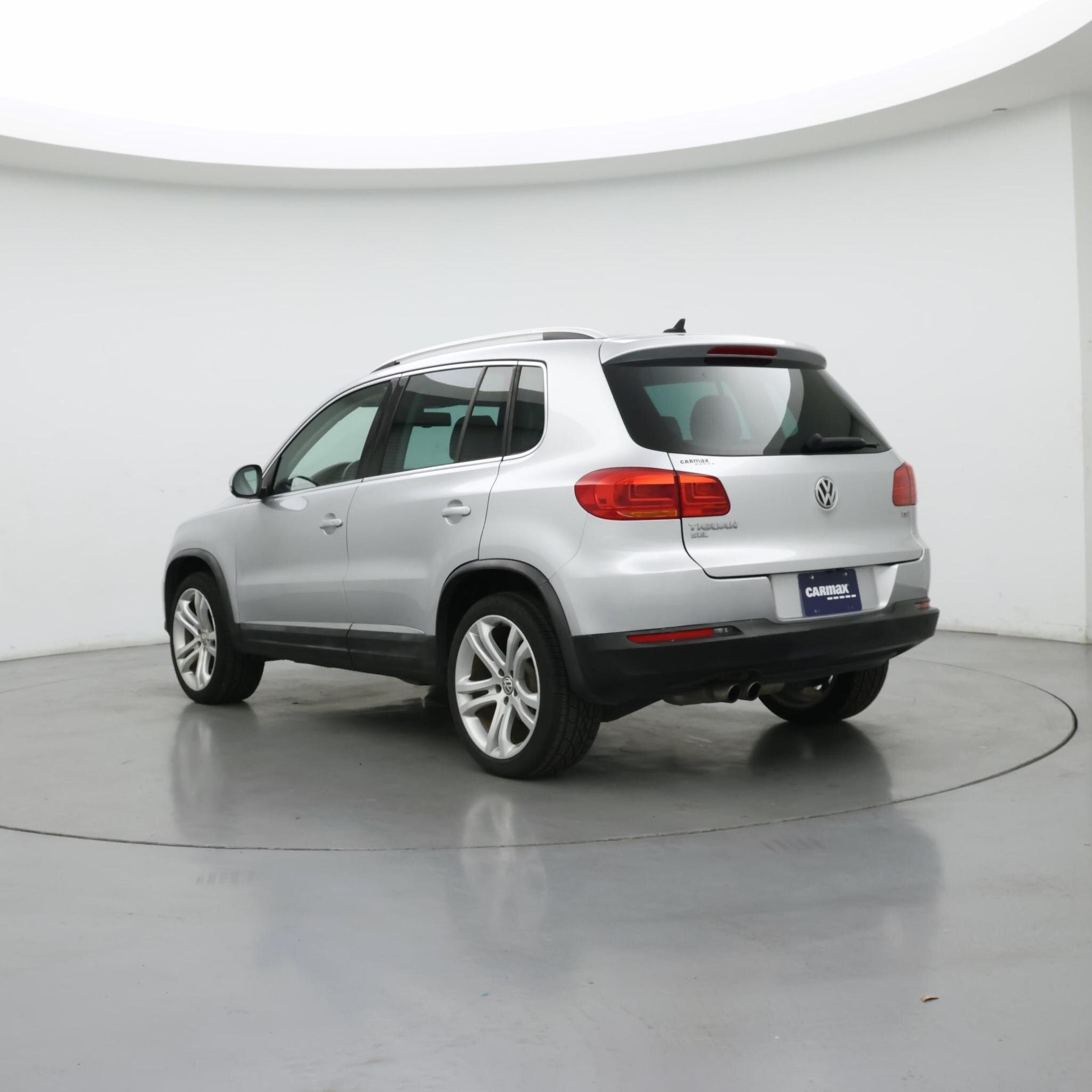 Thumbnail: 2016 Volkswagen Tiguan - 2
