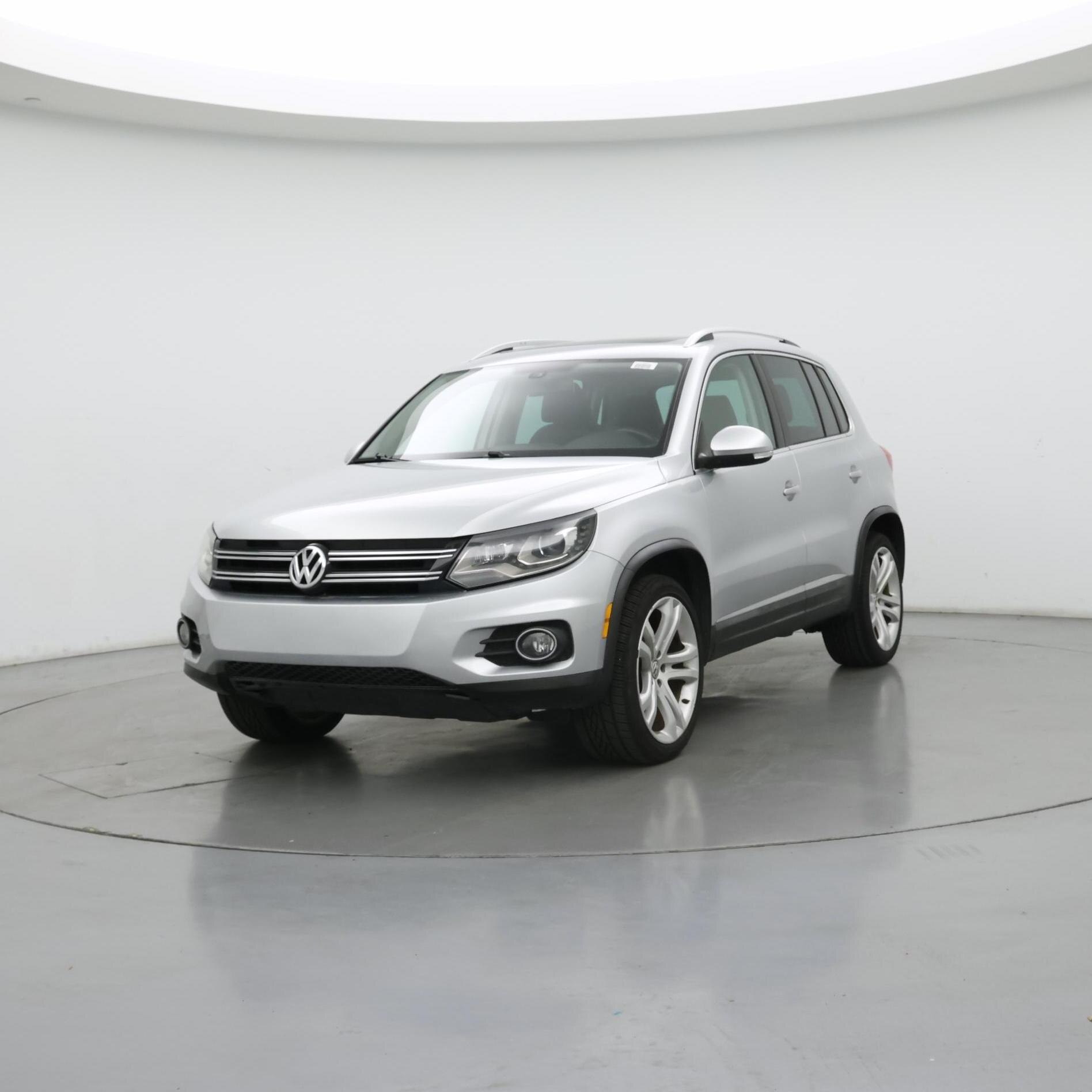 Thumbnail: 2016 Volkswagen Tiguan - 4