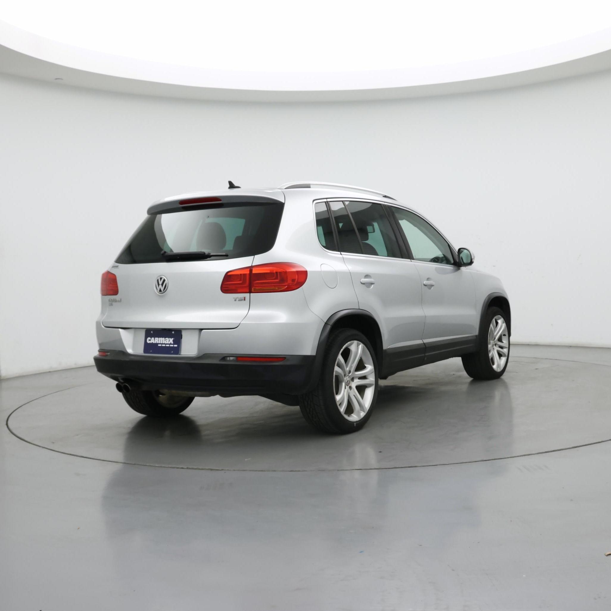 Thumbnail: 2016 Volkswagen Tiguan - 8