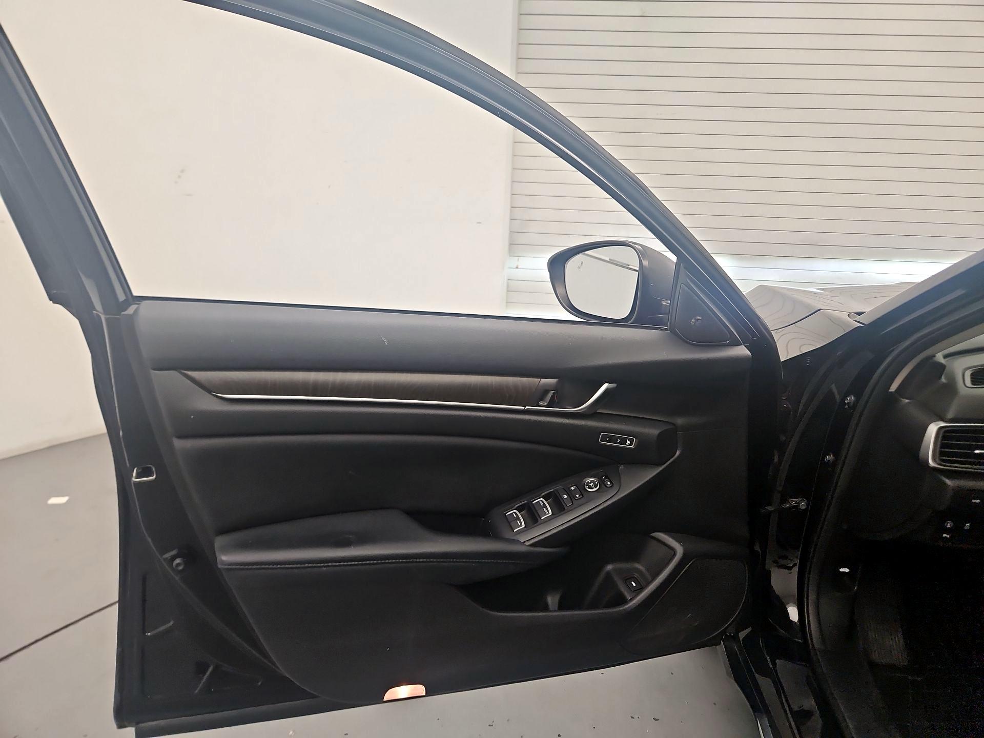 Thumbnail: 2018 Honda Accord - 12