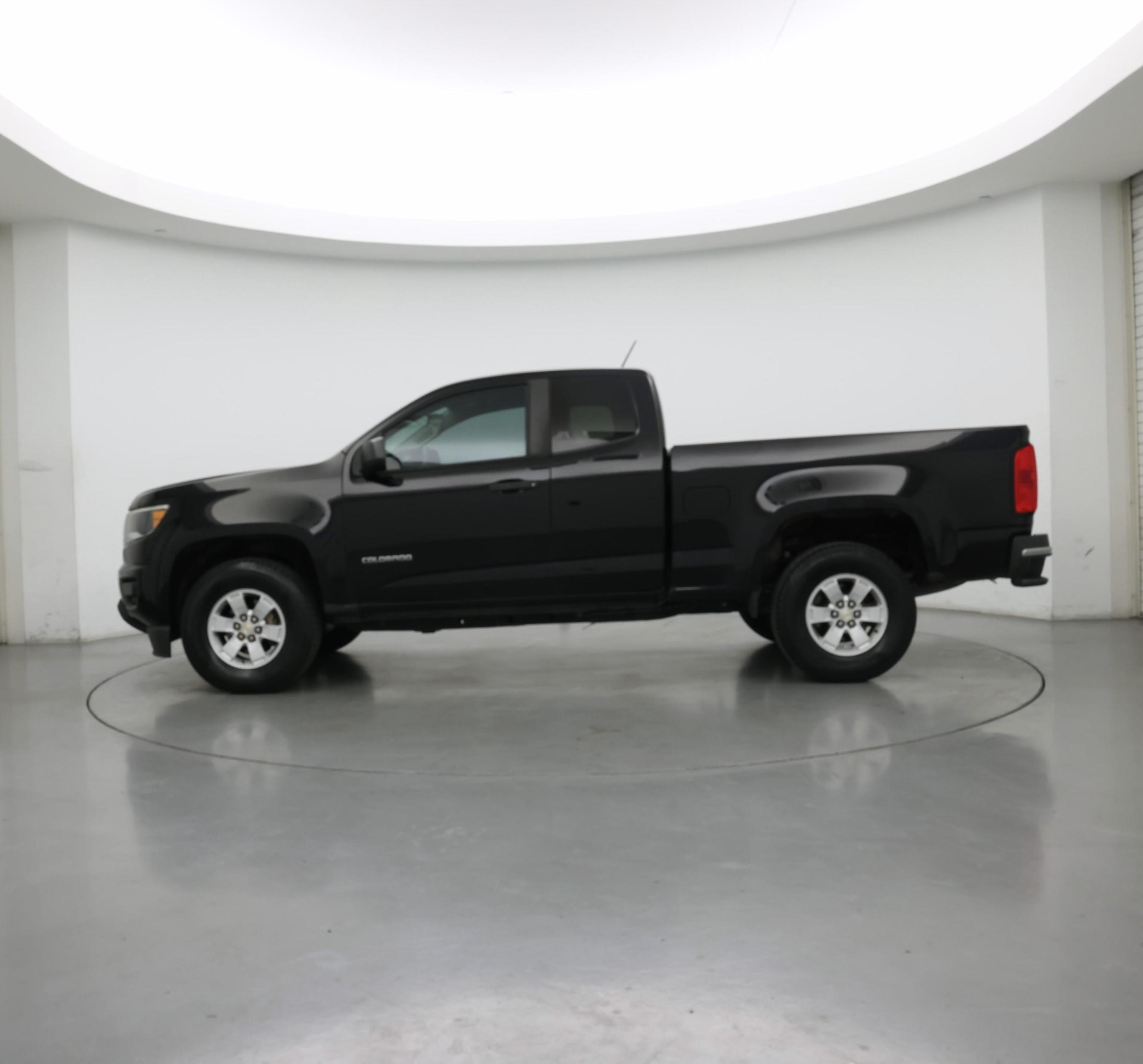 Thumbnail: 2020 Chevrolet Colorado - 3