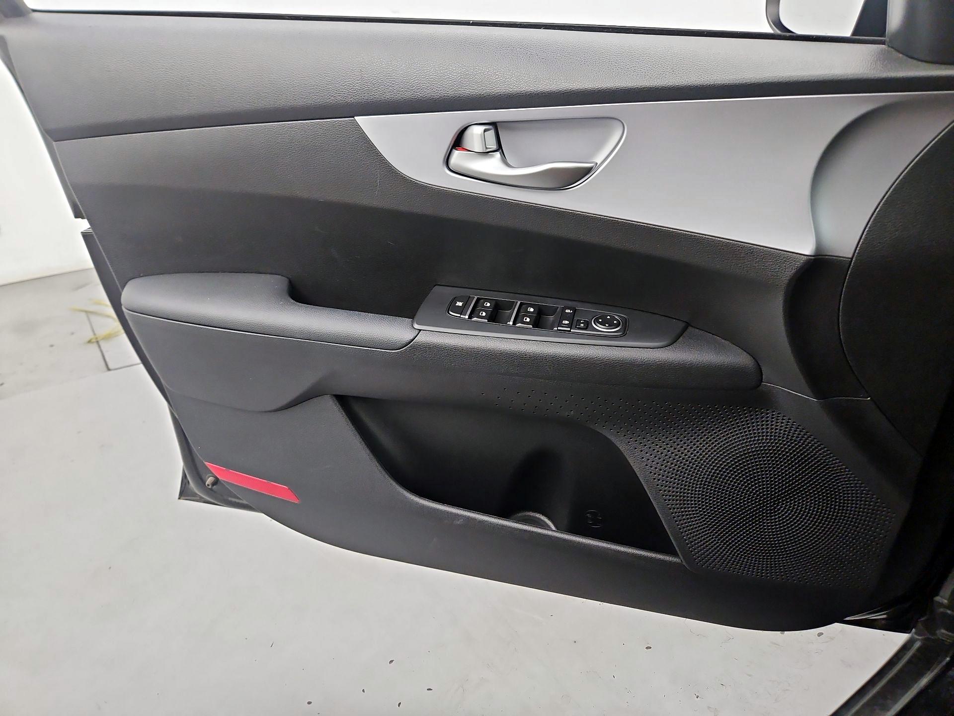Thumbnail: 2024 Kia Forte - 12