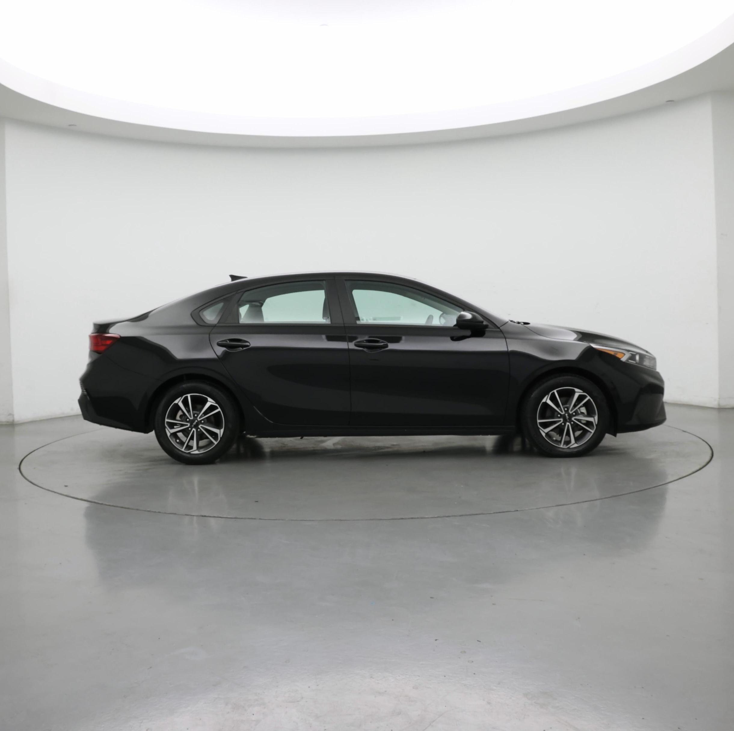 Thumbnail: 2024 Kia Forte - 7