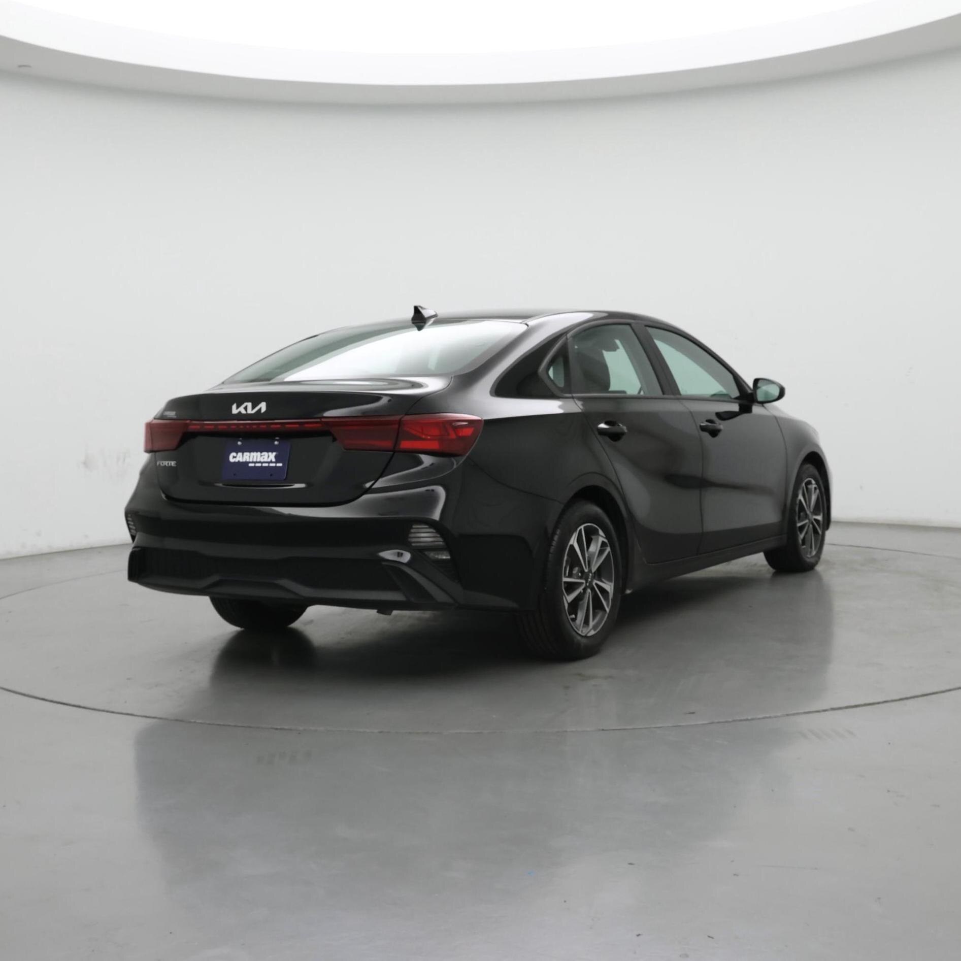 Thumbnail: 2024 Kia Forte - 8