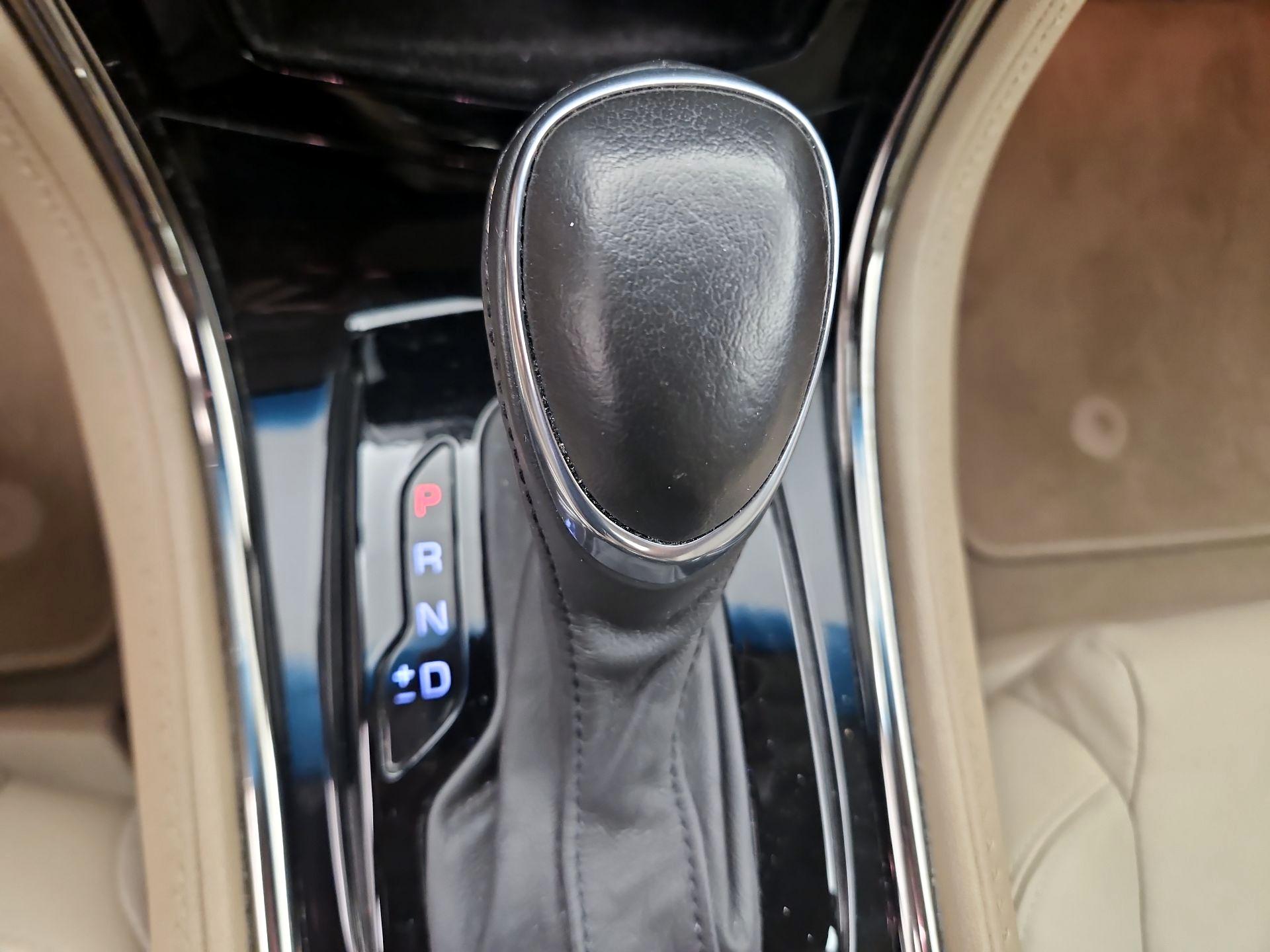 Thumbnail: 2015 Cadillac ATS - 17