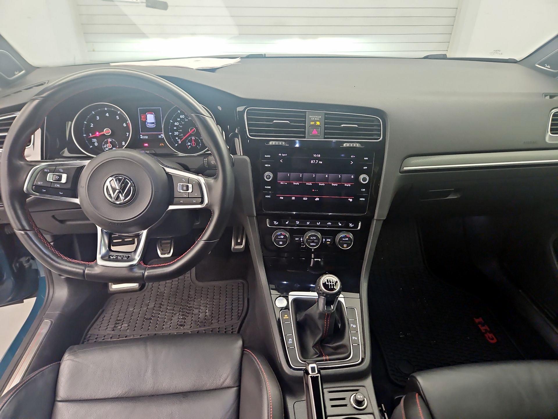 Thumbnail: 2018 Volkswagen Golf - 9