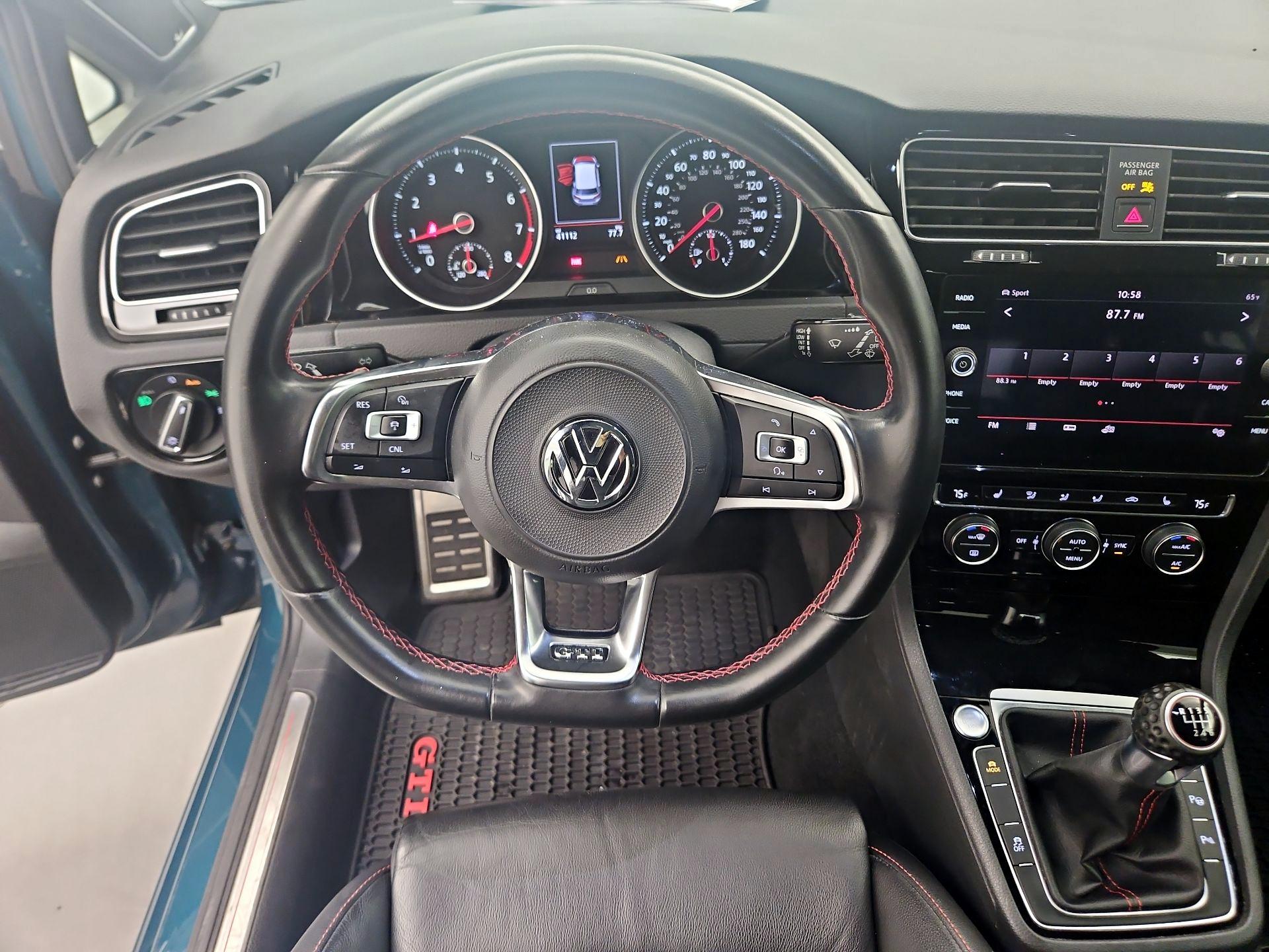 Thumbnail: 2018 Volkswagen Golf - 10