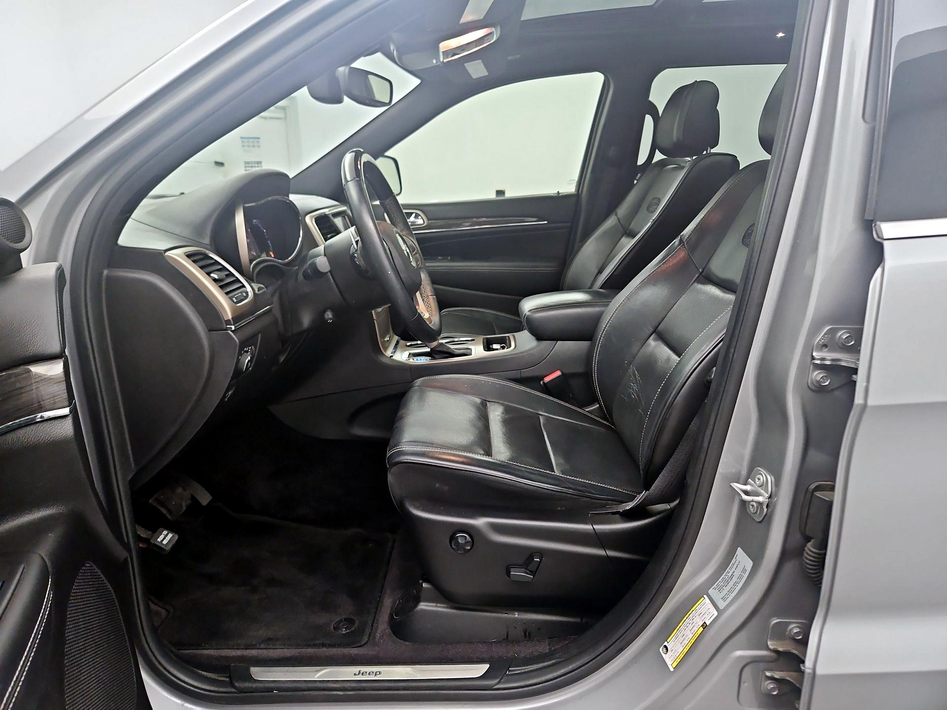 Thumbnail: 2017 Jeep Grand Cherokee - 11
