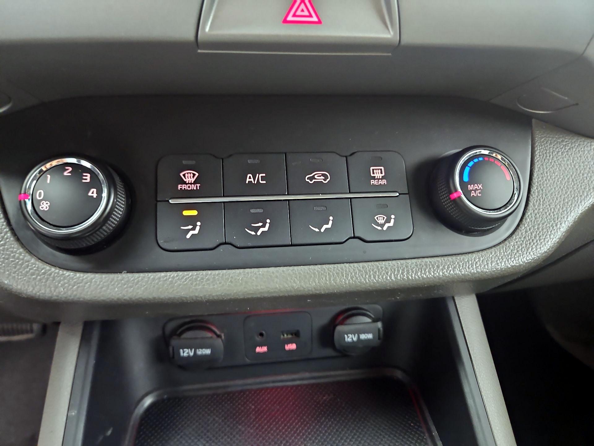 Thumbnail: 2014 Kia Sportage - 15