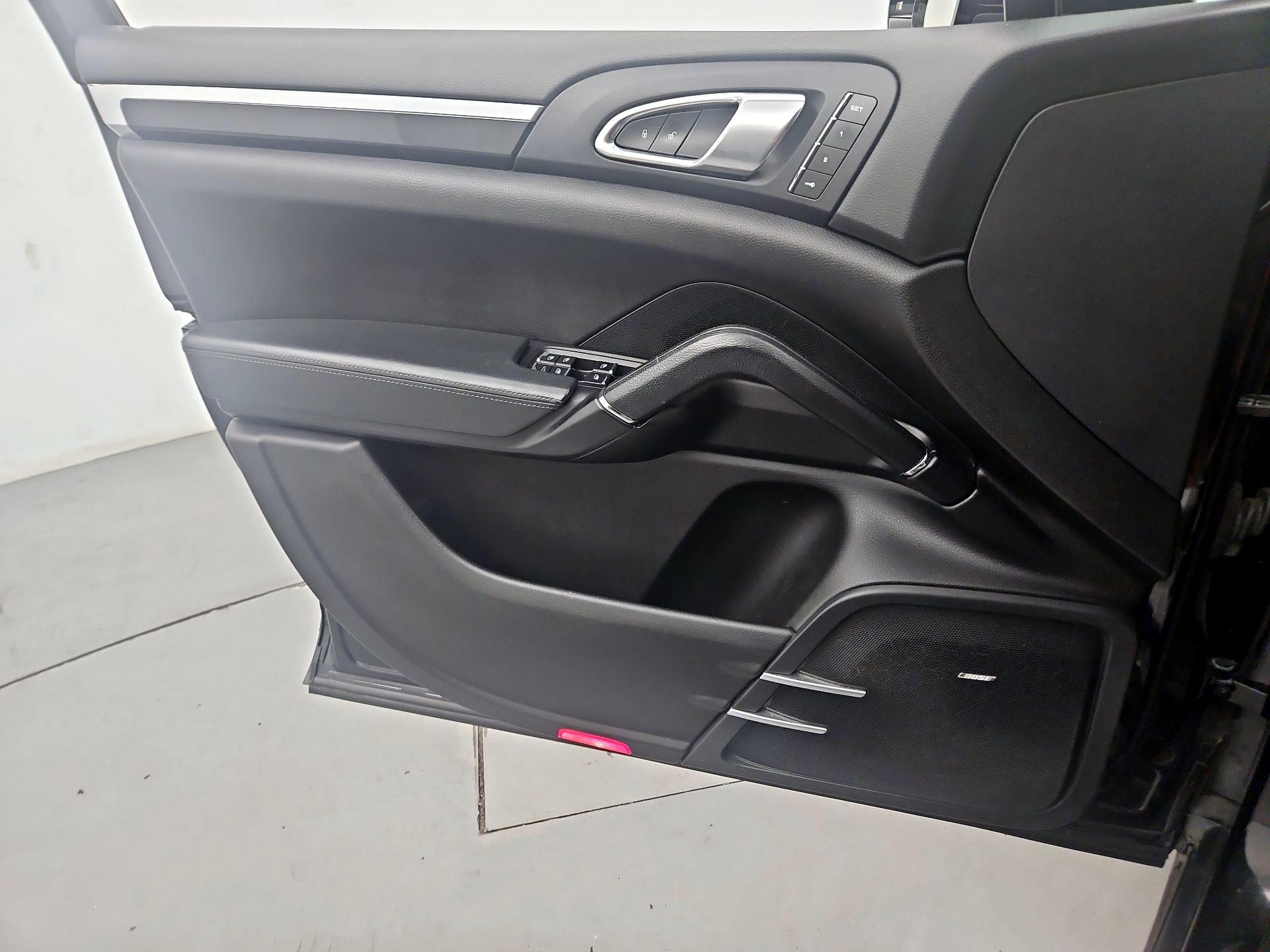 Thumbnail: 2018 Porsche Cayenne - 12