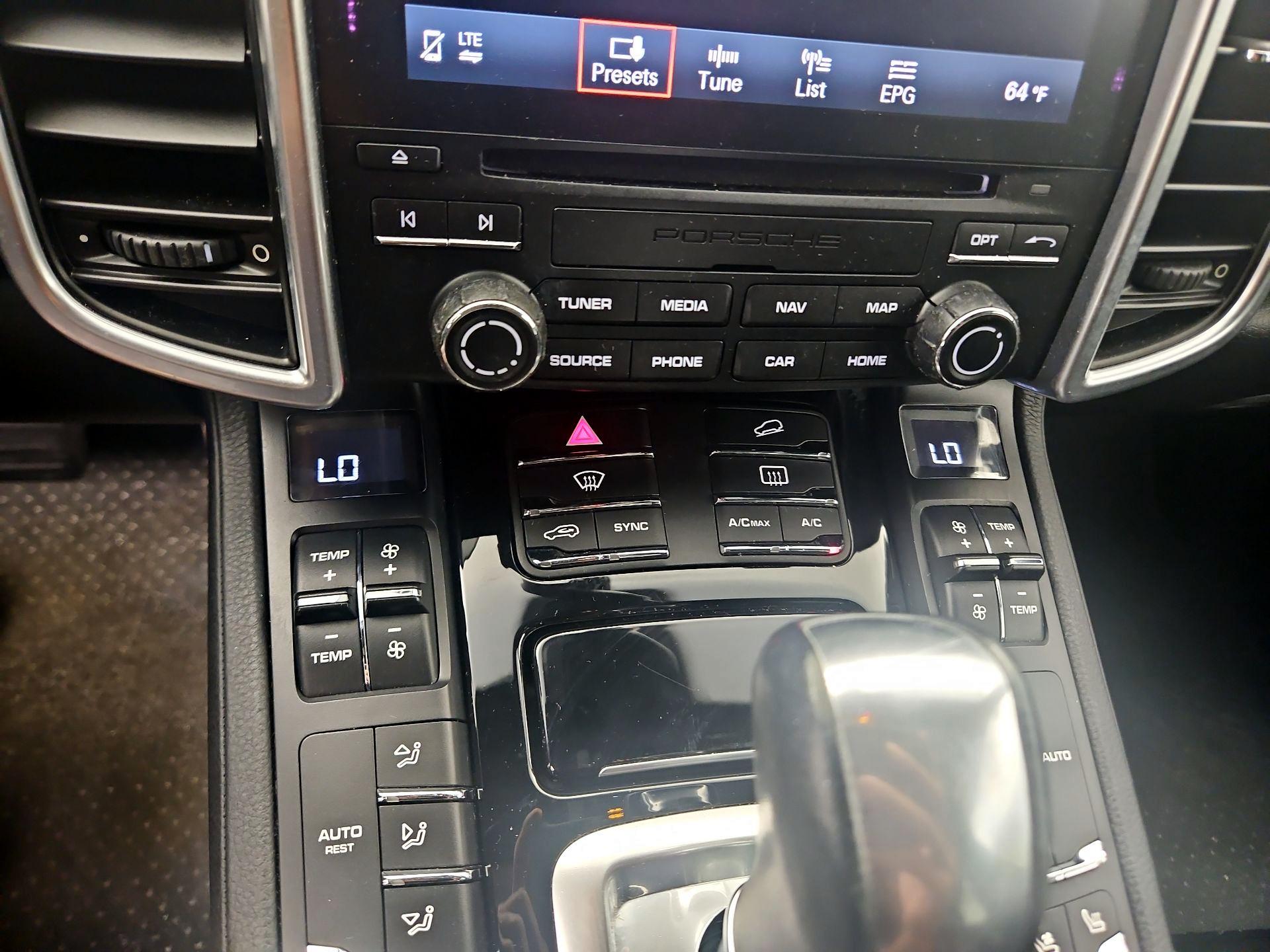 Thumbnail: 2018 Porsche Cayenne - 16