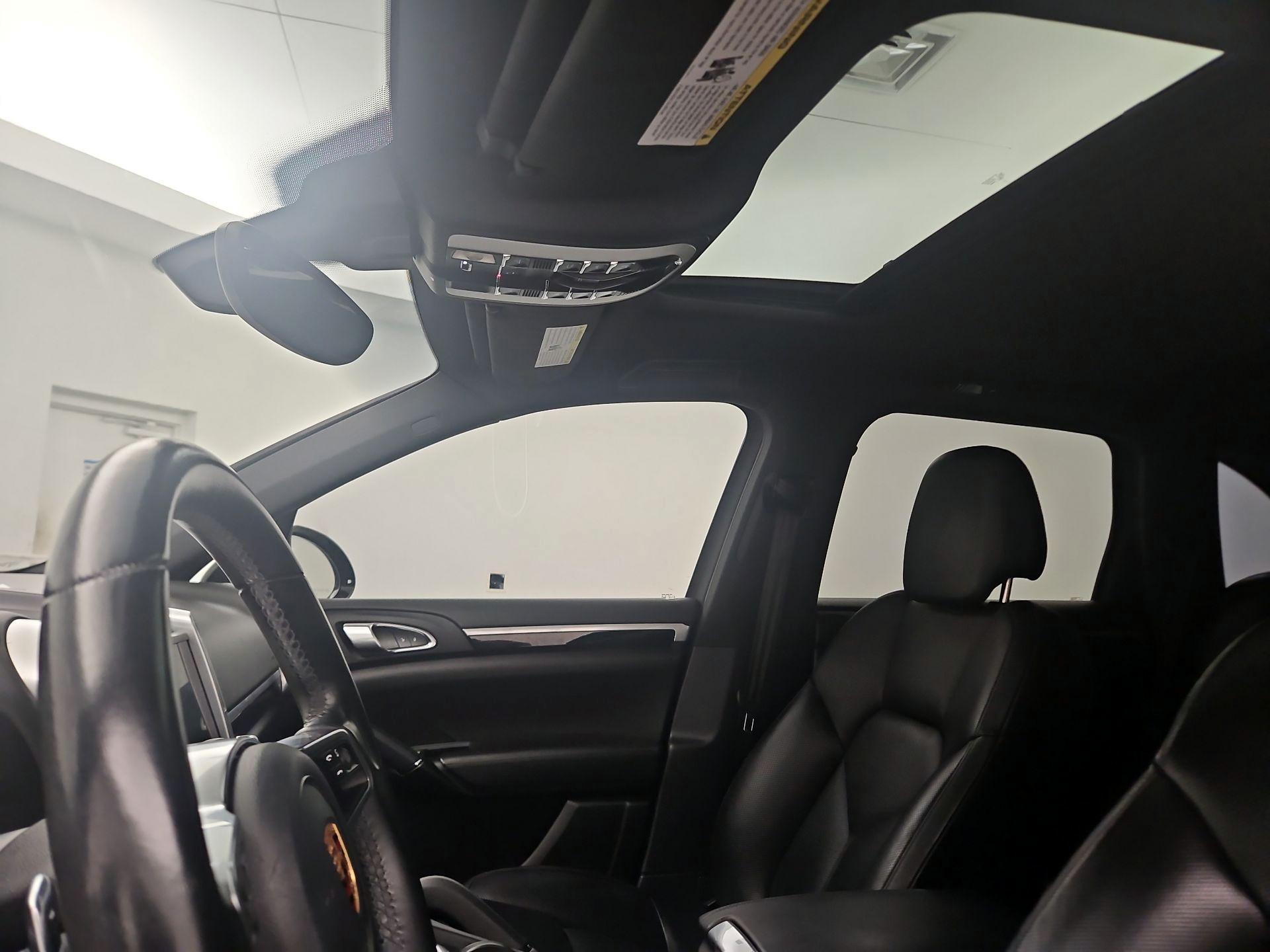 Thumbnail: 2018 Porsche Cayenne - 18