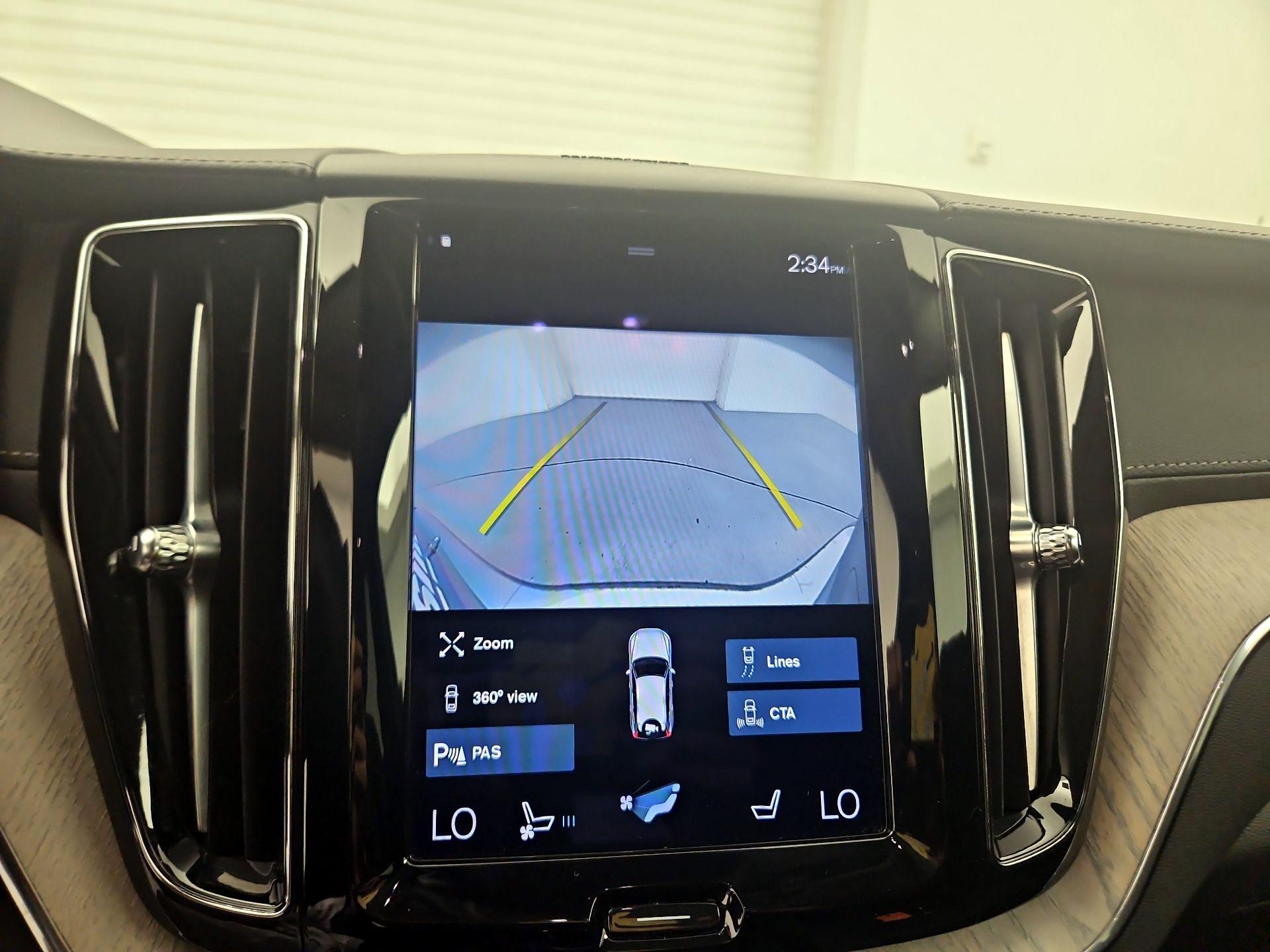 Thumbnail: 2021 Volvo XC60 - 14