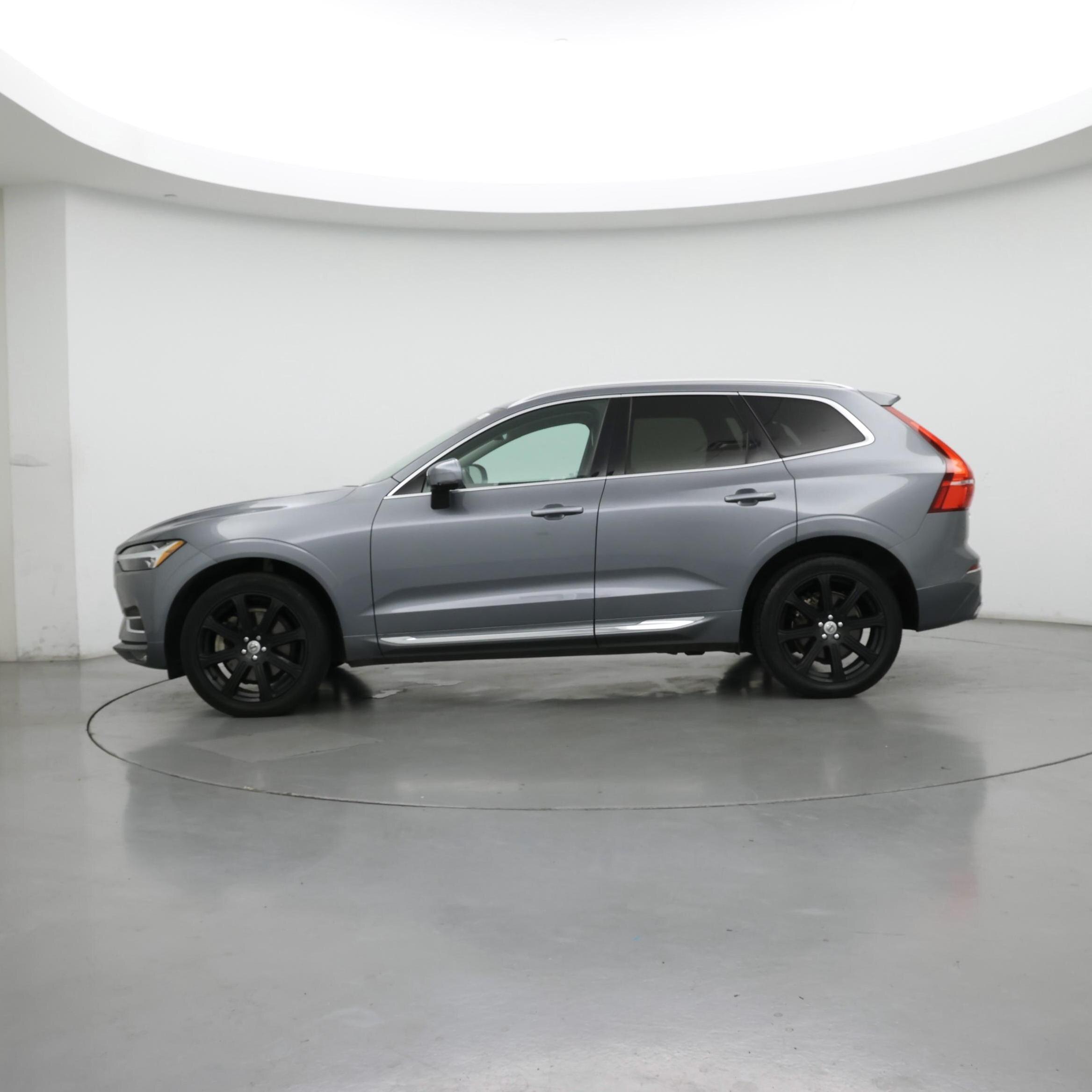 Thumbnail: 2021 Volvo XC60 - 3