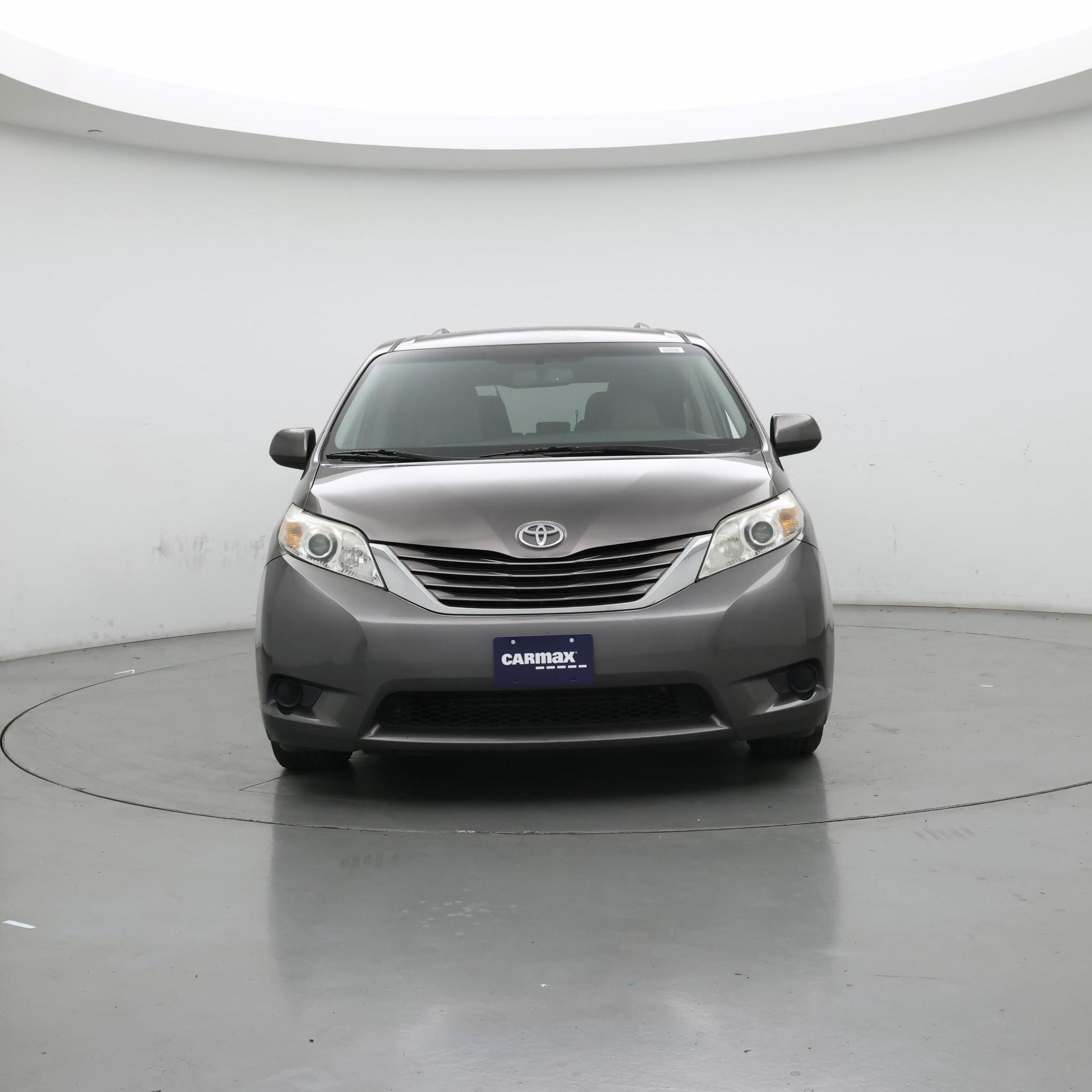 Thumbnail: 2017 Toyota Sienna - 5