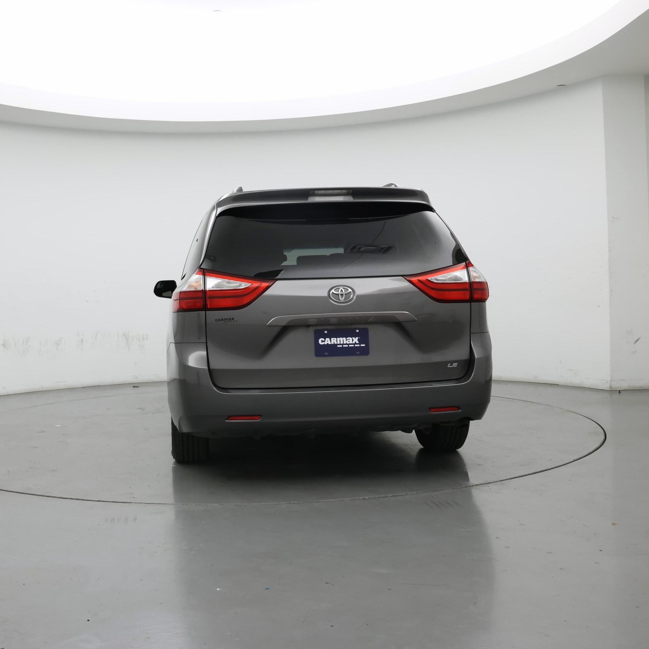 Thumbnail: 2017 Toyota Sienna - 6