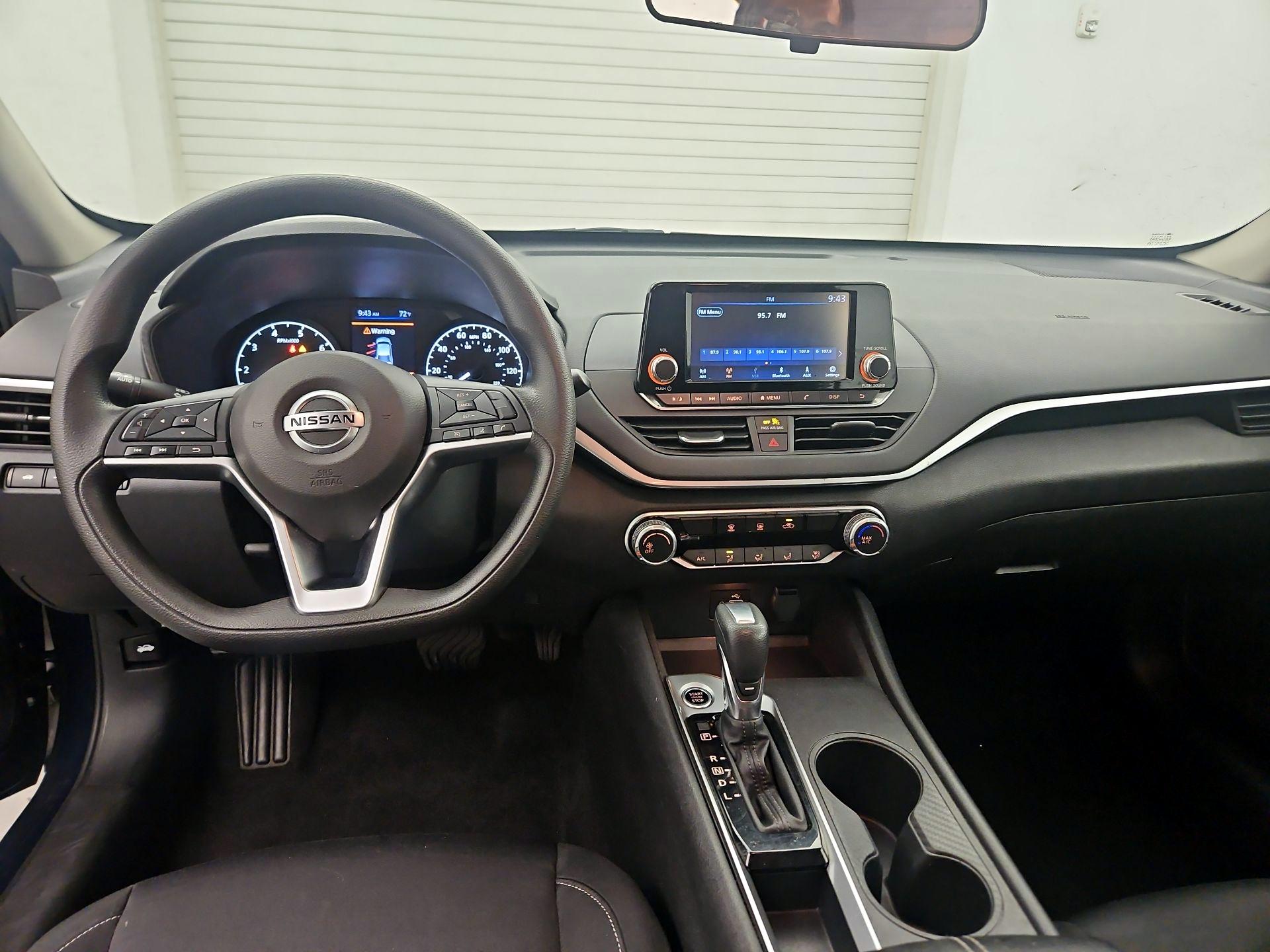 Thumbnail: 2022 Nissan Altima - 9