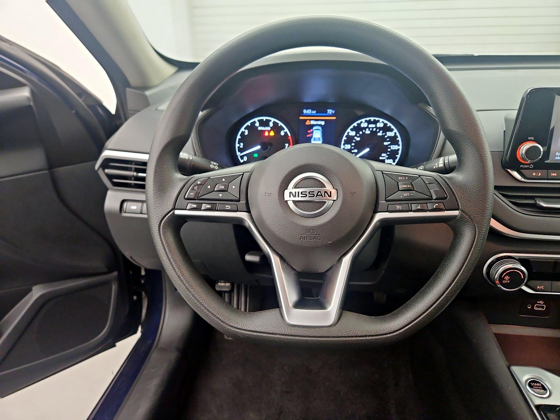 Thumbnail: 2022 Nissan Altima - 10