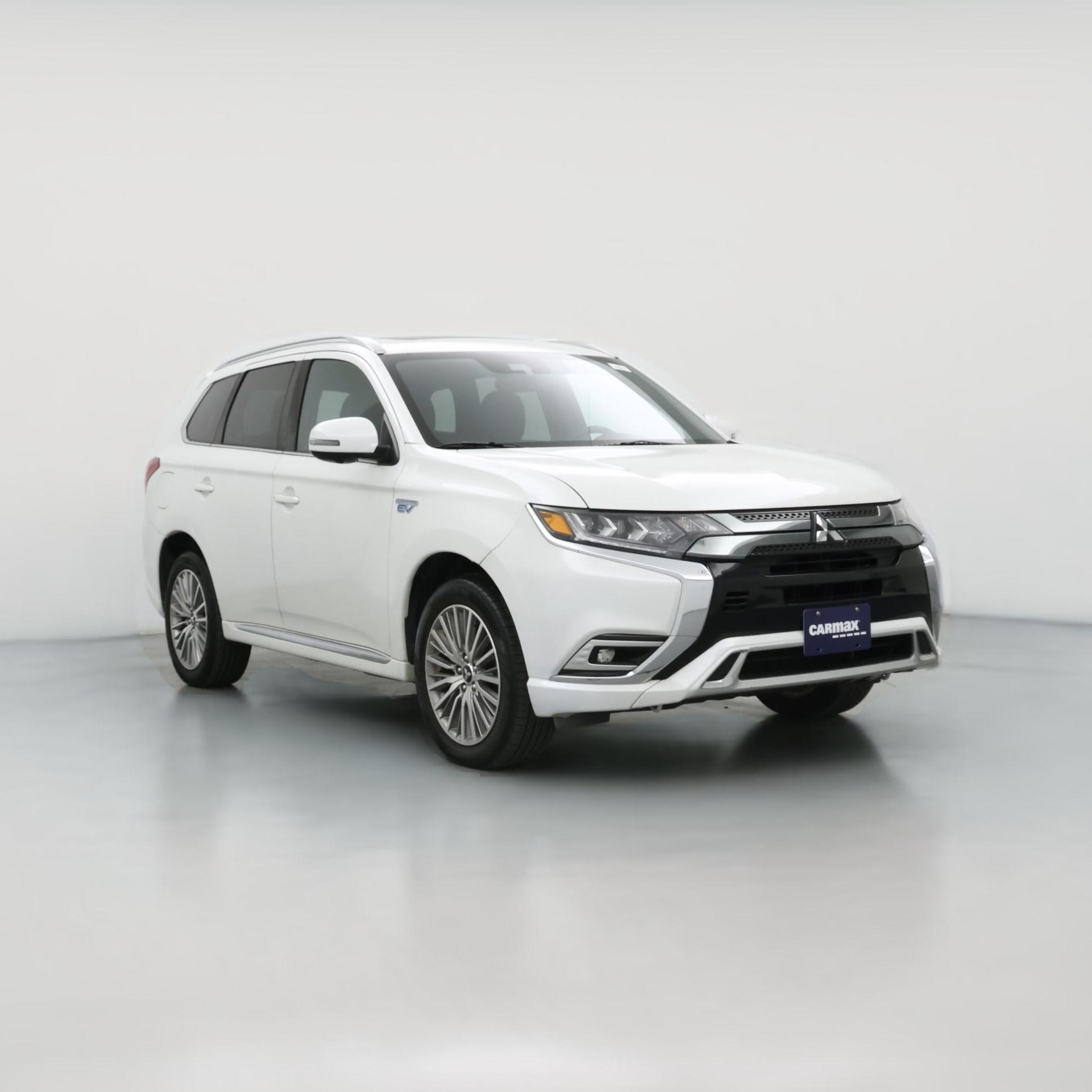 Thumbnail: 2020 Mitsubishi Outlander - 1