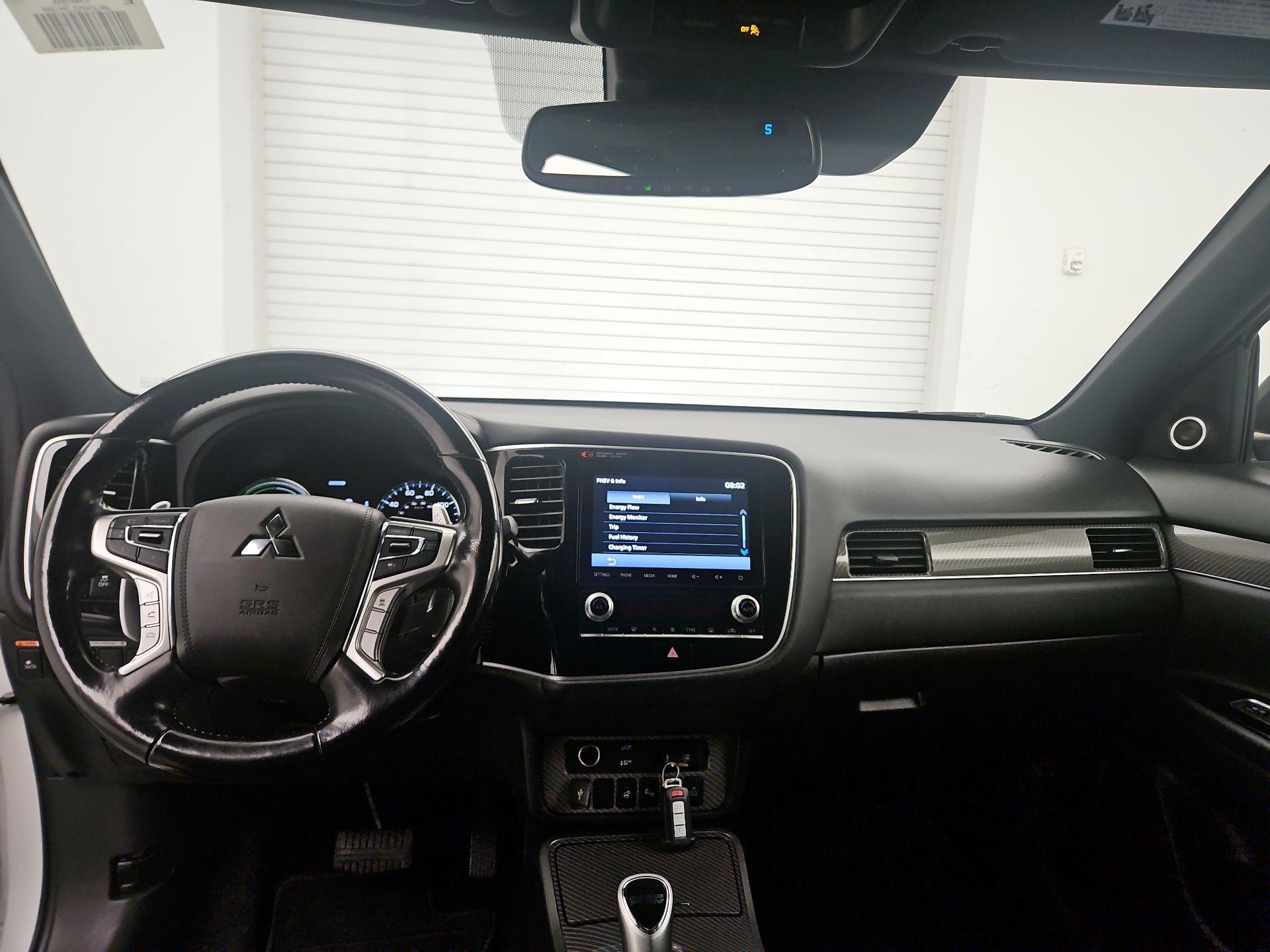 Thumbnail: 2020 Mitsubishi Outlander - 9