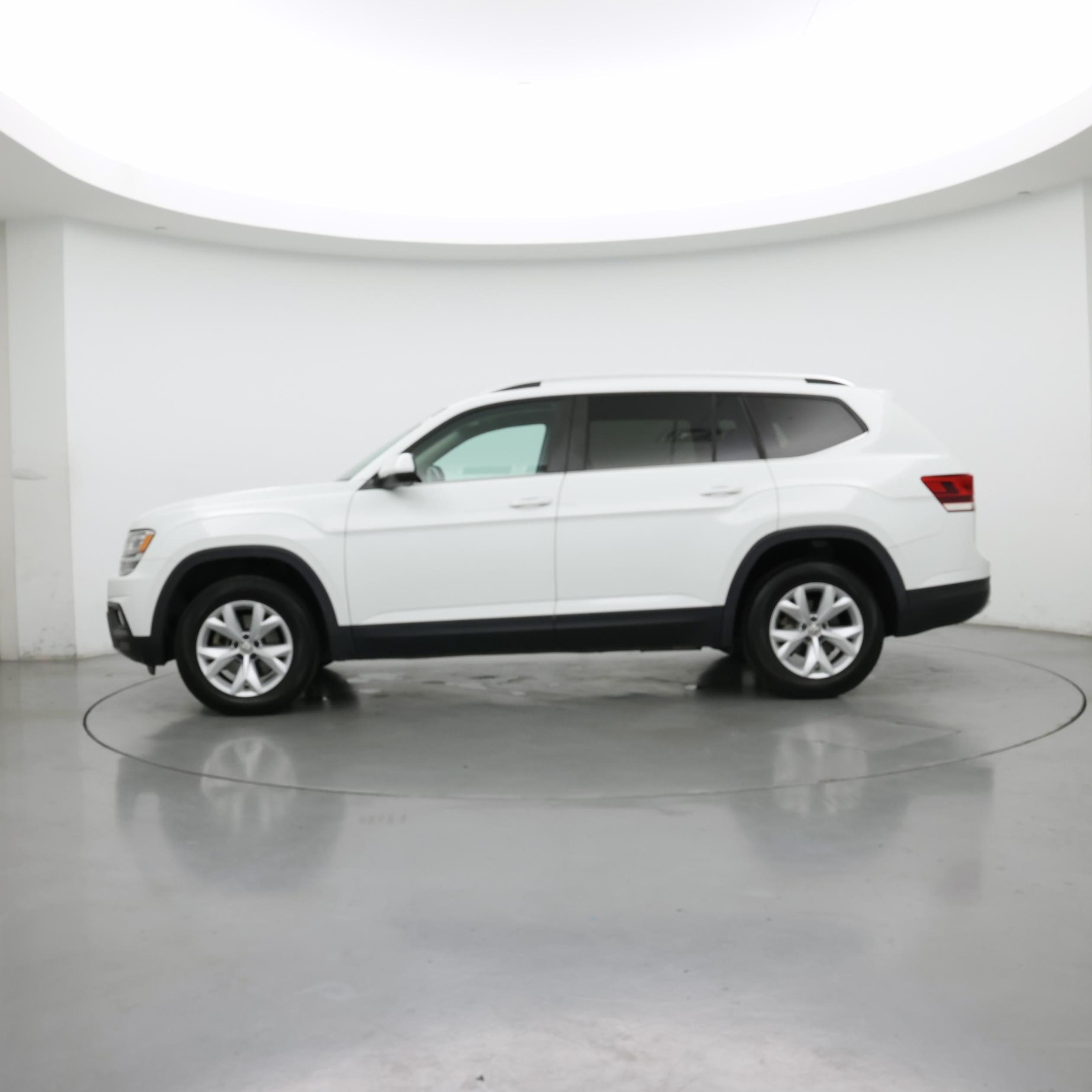 Thumbnail: 2018 Volkswagen Atlas - 3