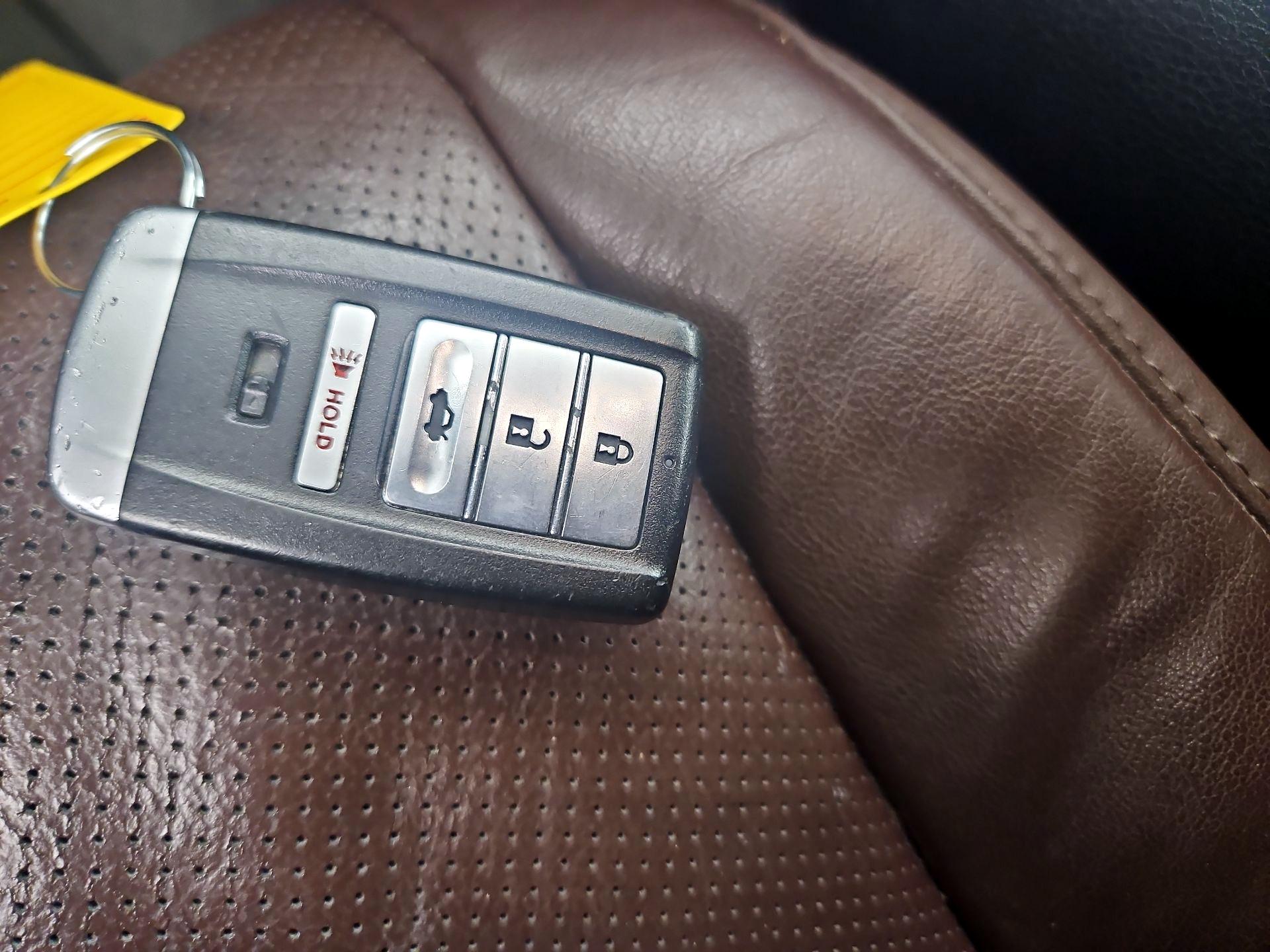 Thumbnail: 2015 Acura TLX - 20