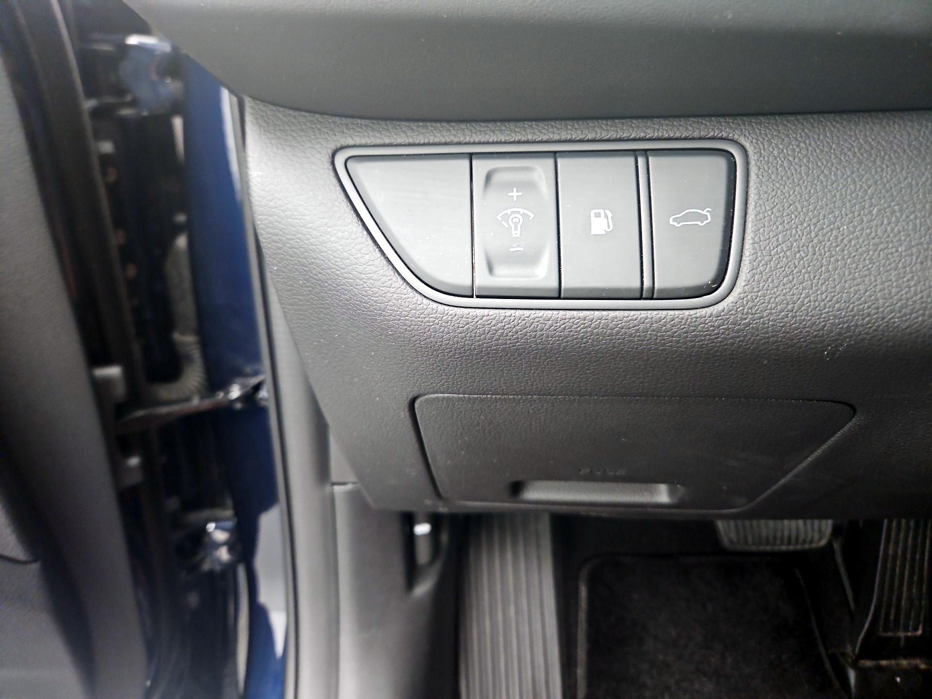 Thumbnail: 2023 Genesis G70 - 13