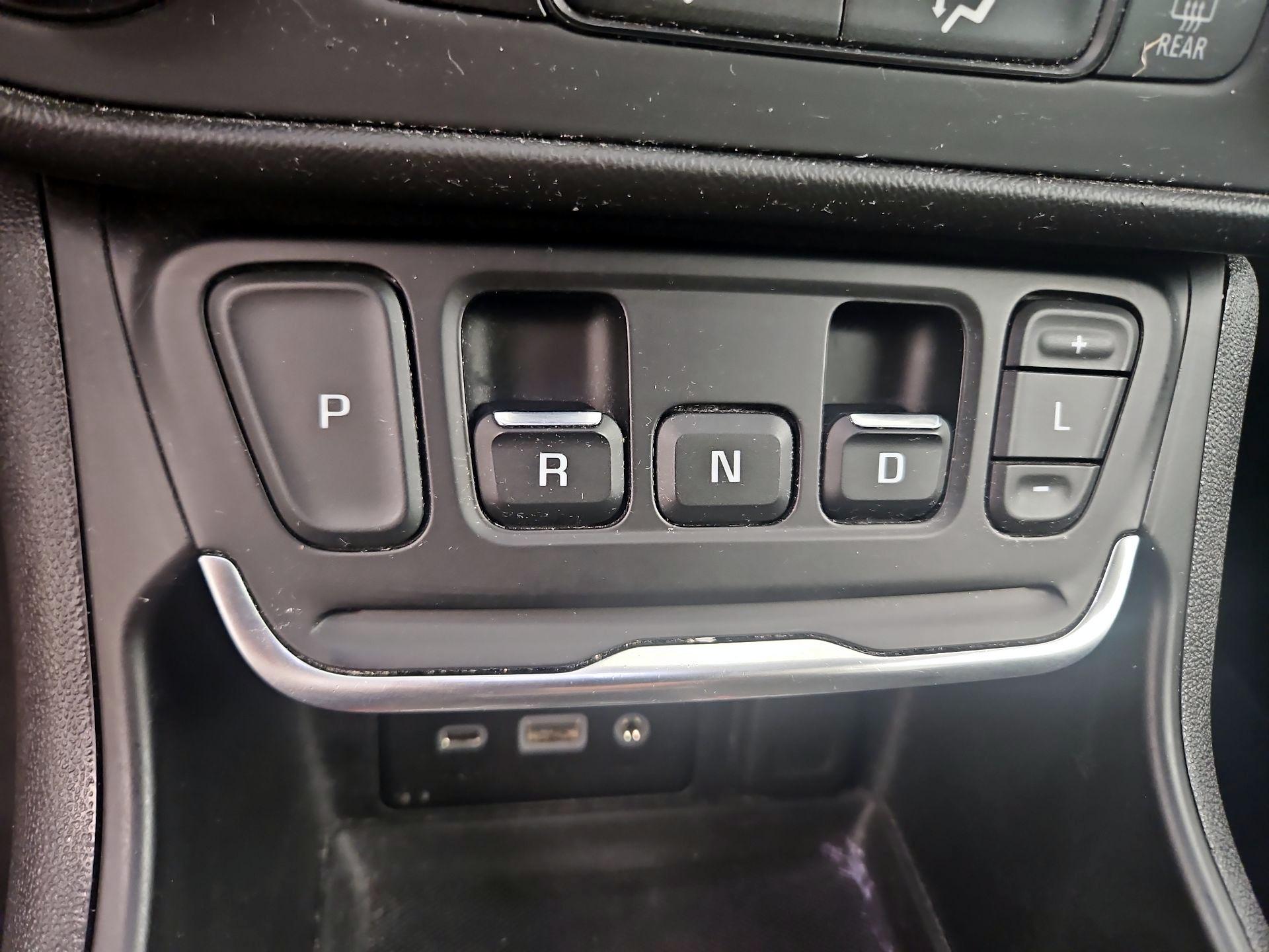 Thumbnail: 2020 GMC Terrain - 17