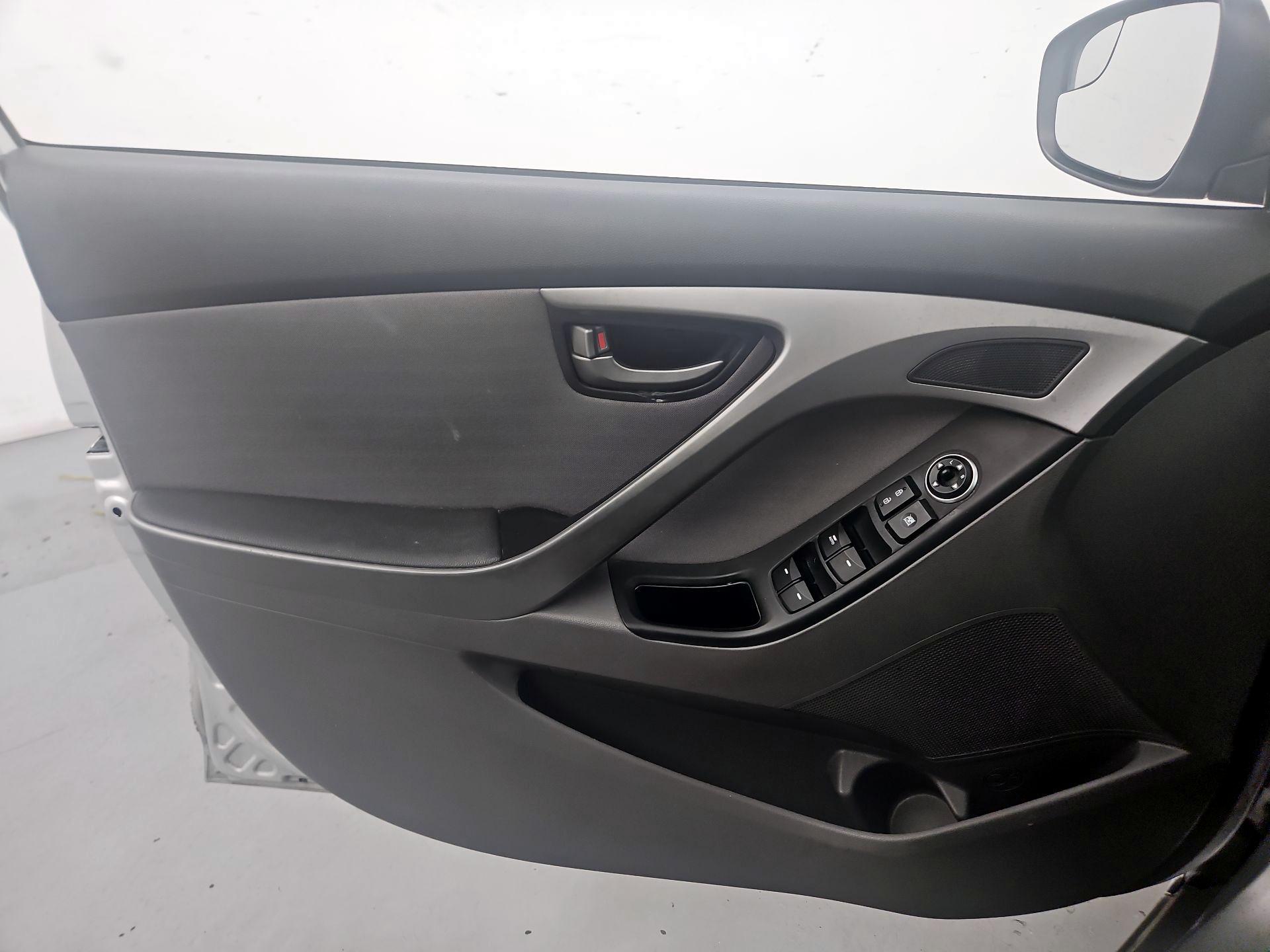 Thumbnail: 2016 Hyundai Elantra - 12