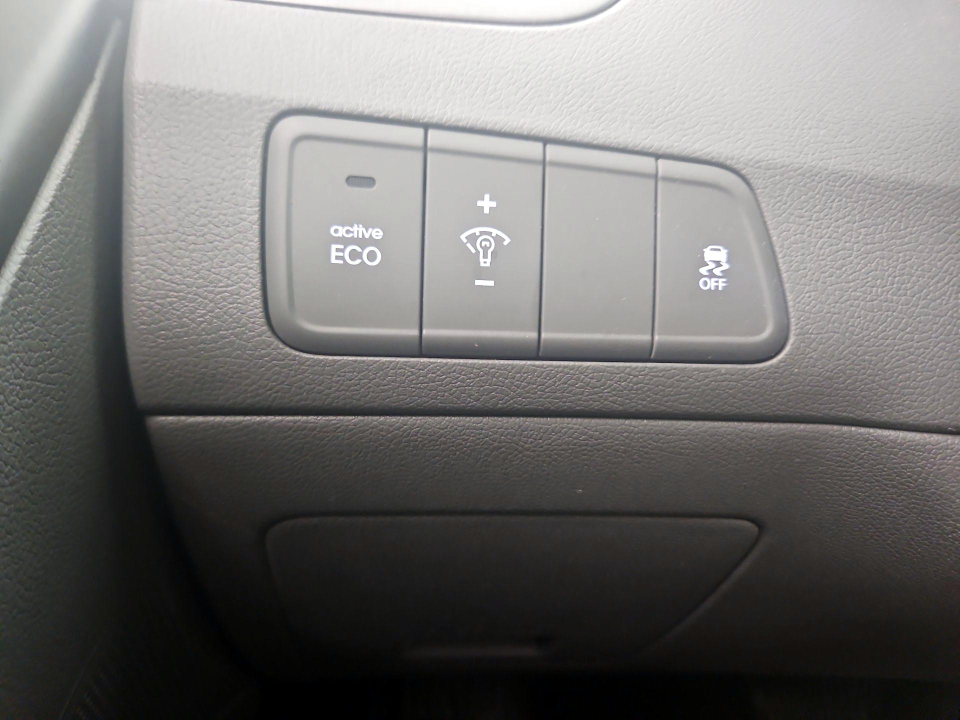 Thumbnail: 2016 Hyundai Elantra - 13