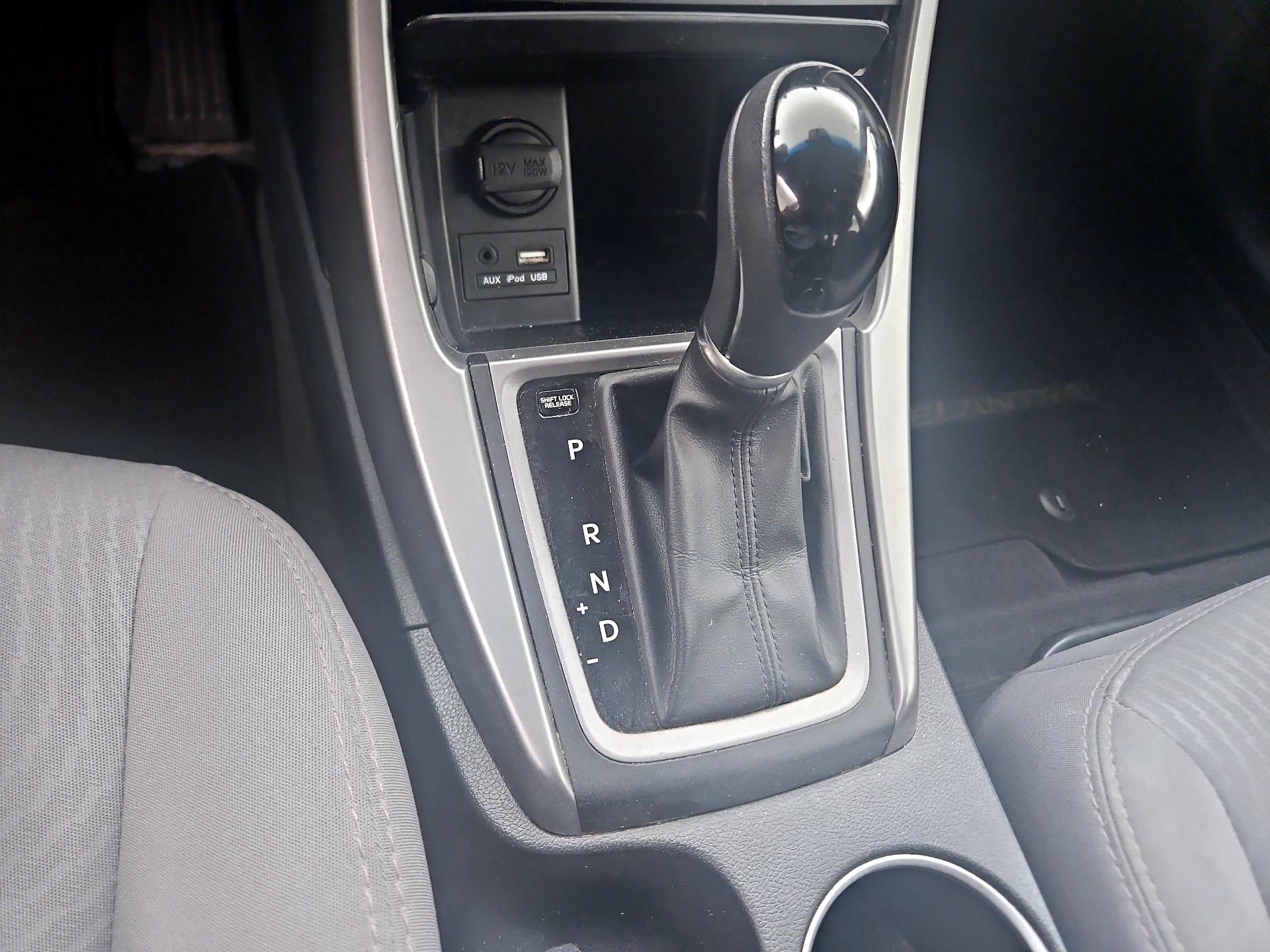 Thumbnail: 2016 Hyundai Elantra - 17