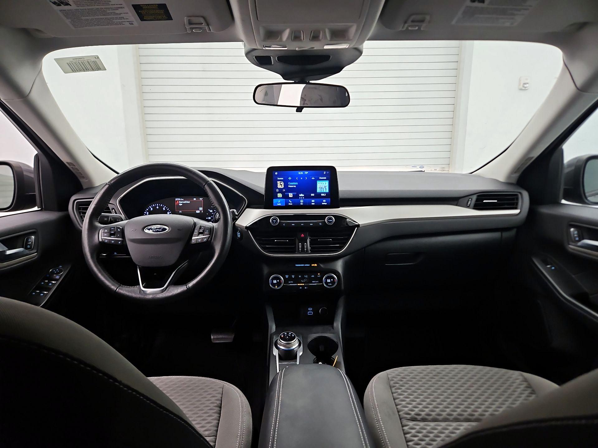 Thumbnail: 2021 Ford Escape - 9