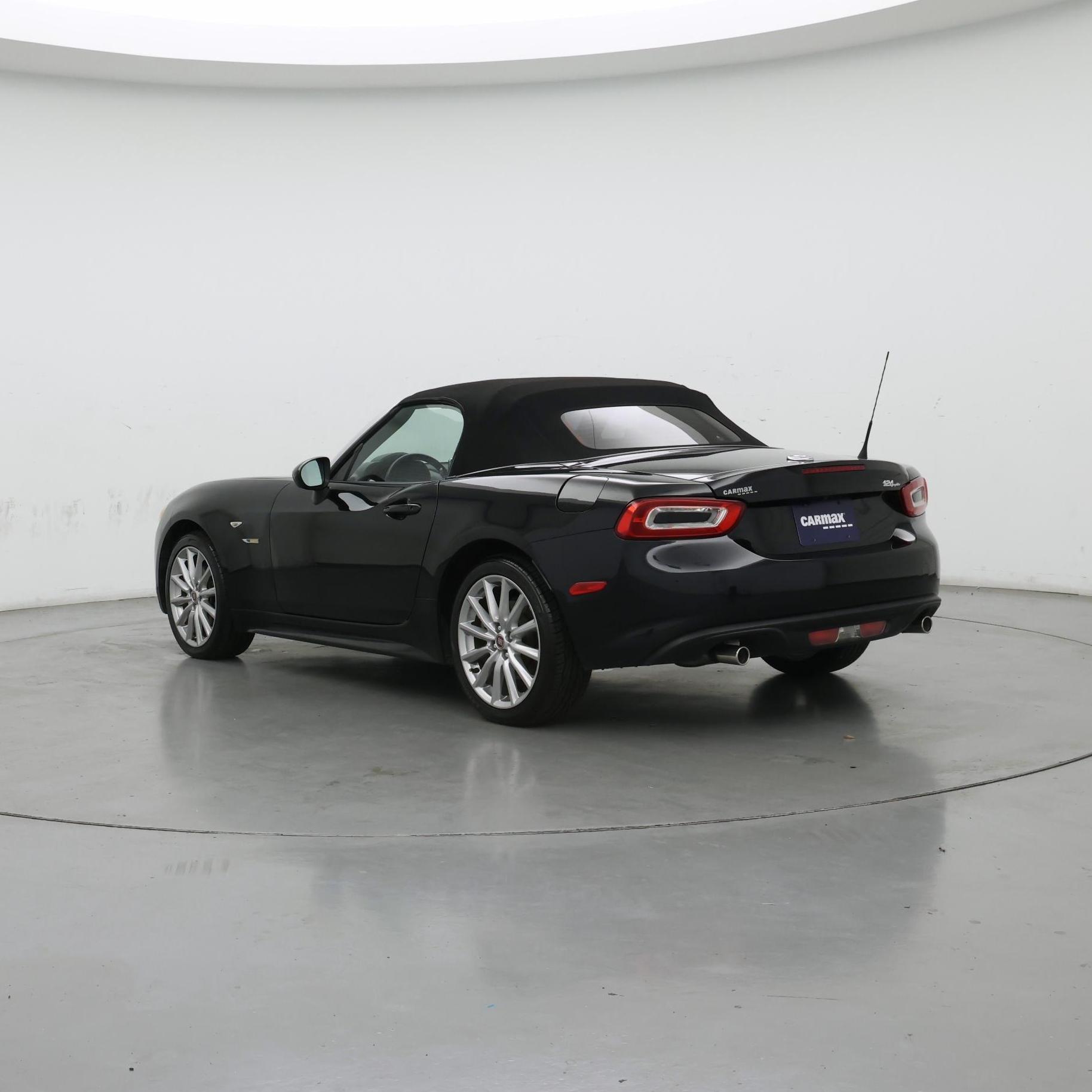 Thumbnail: 2018 Fiat 124 Spider - 2