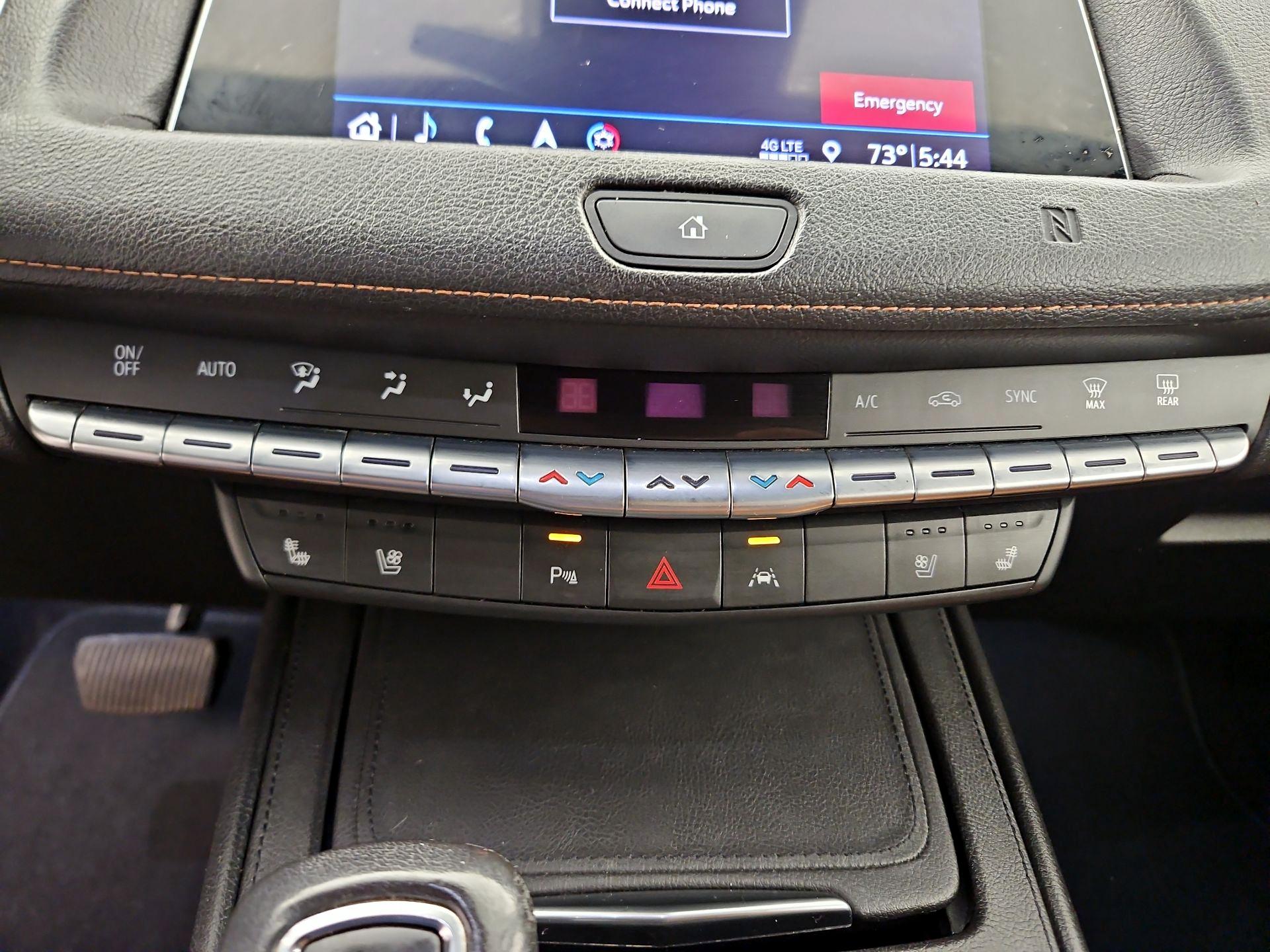 Thumbnail: 2019 Cadillac XT4 - 17