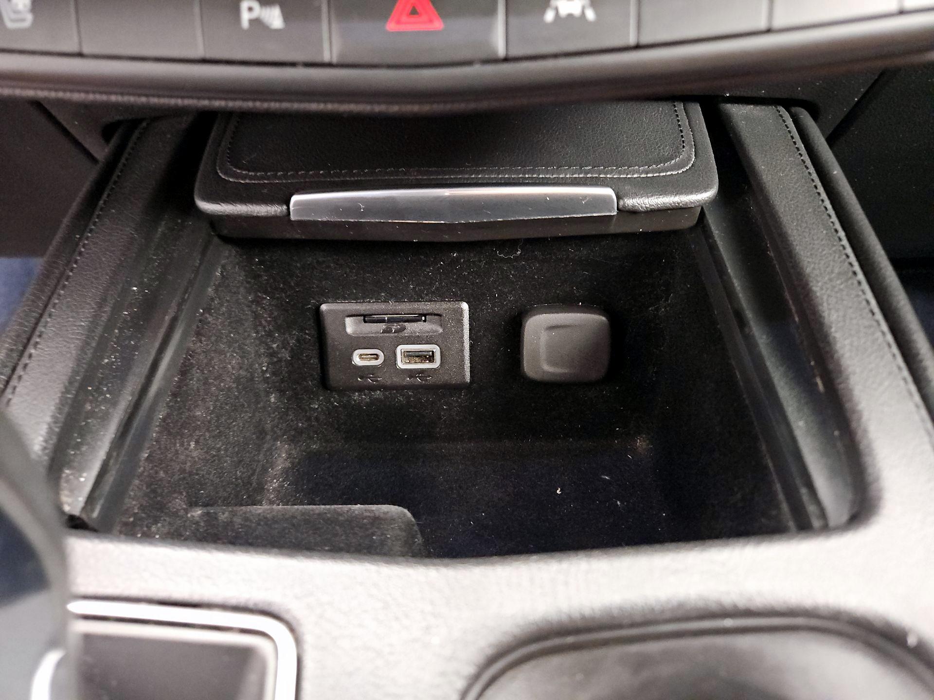 Thumbnail: 2019 Cadillac XT4 - 19