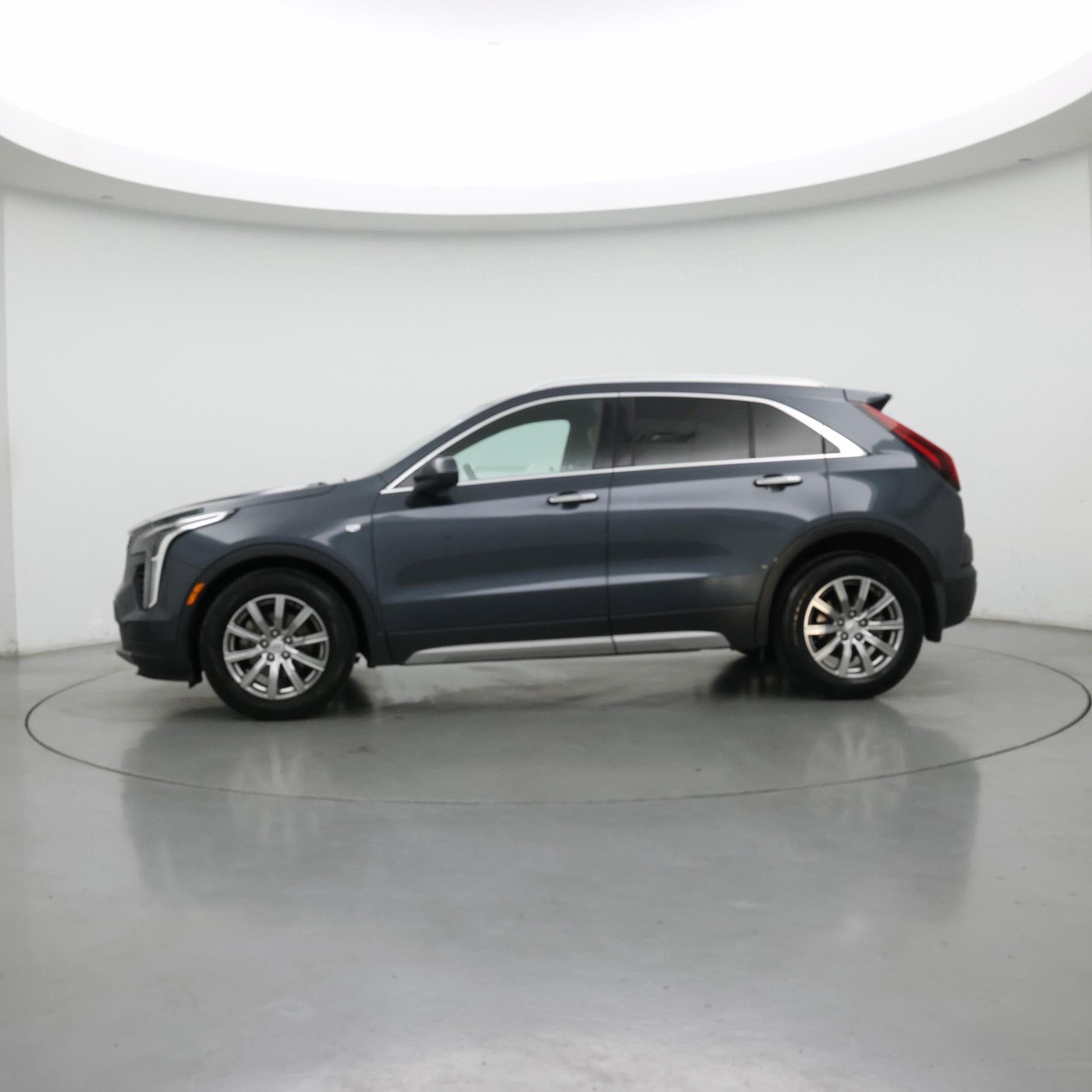 Thumbnail: 2019 Cadillac XT4 - 3