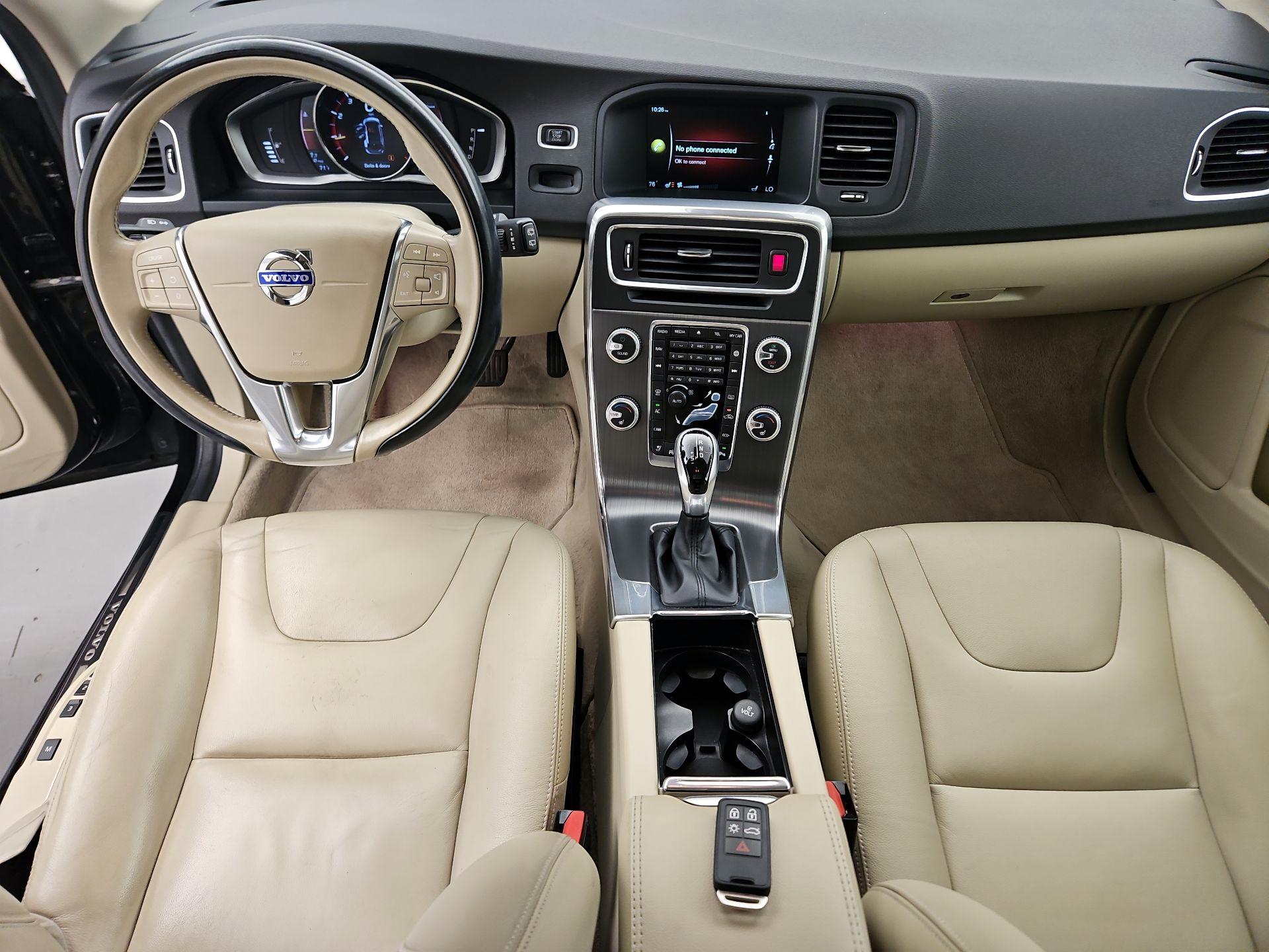 Thumbnail: 2016 Volvo V60 - 9