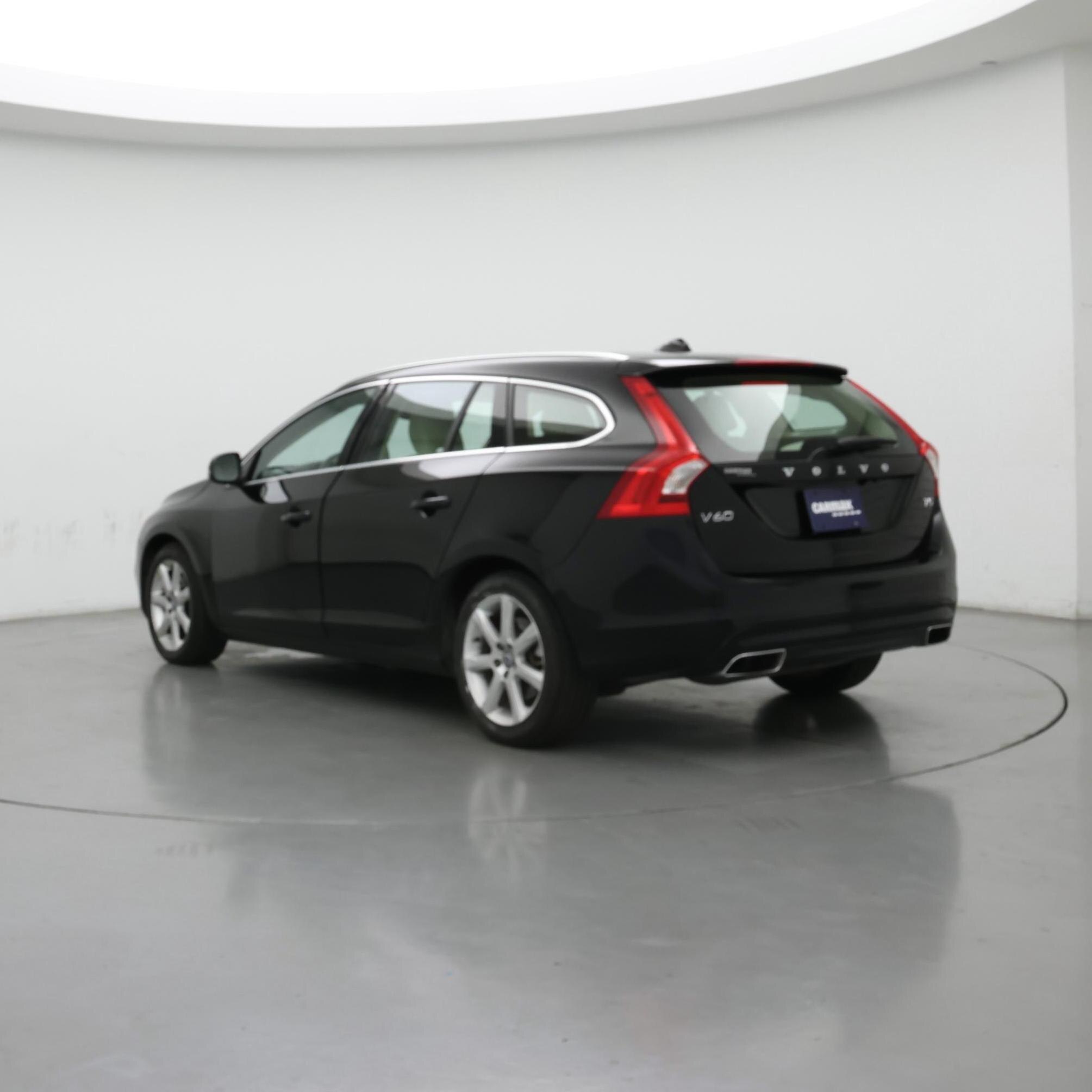 Thumbnail: 2016 Volvo V60 - 2