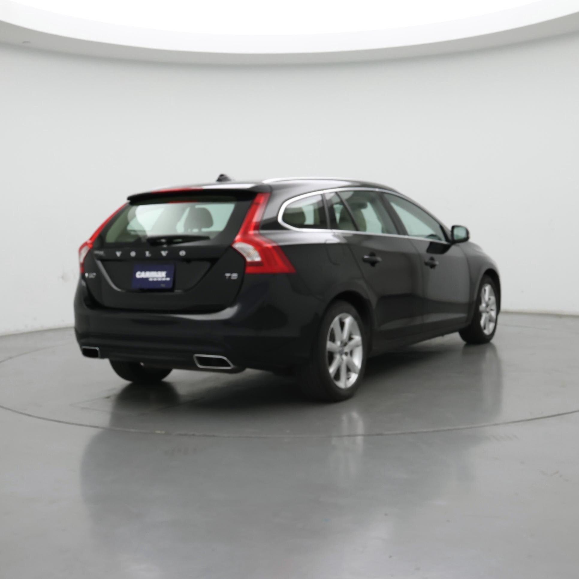 Thumbnail: 2016 Volvo V60 - 8