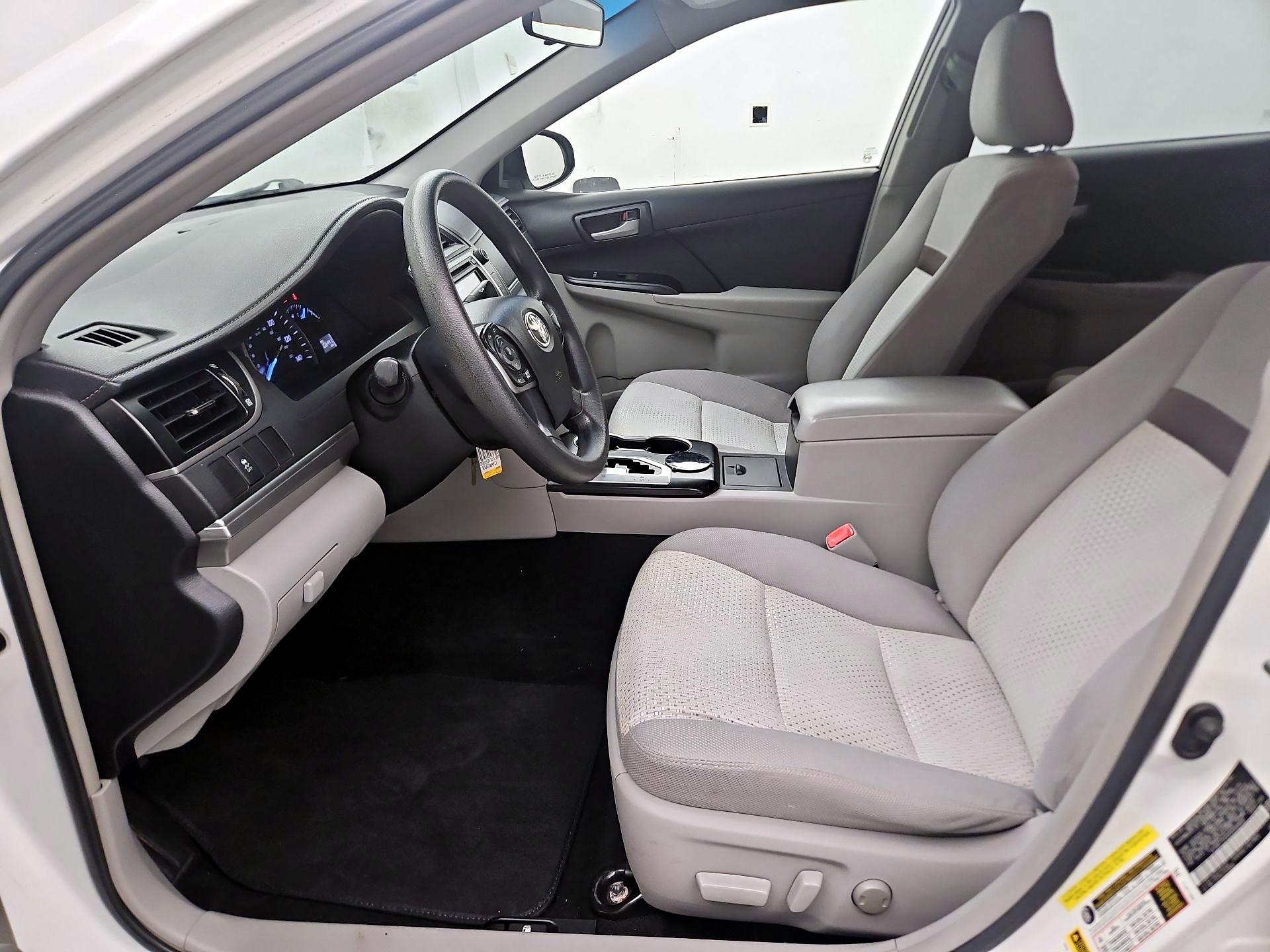 Thumbnail: 2014 Toyota Camry - 11